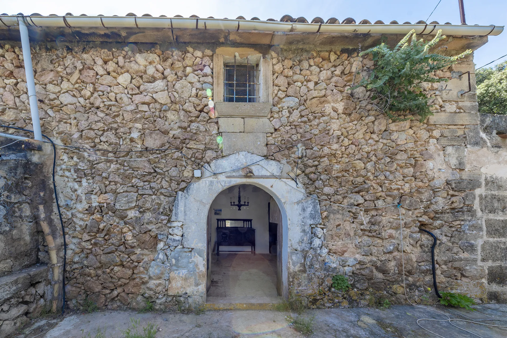 Autentisk mallorcinsk finca med stort potentiale nær Pollensa-12