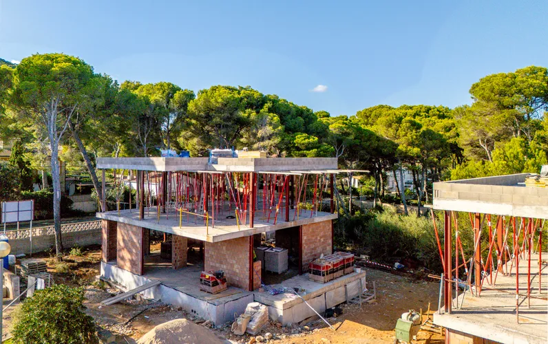 Villa moderna de nueva construcción cerca de la playa