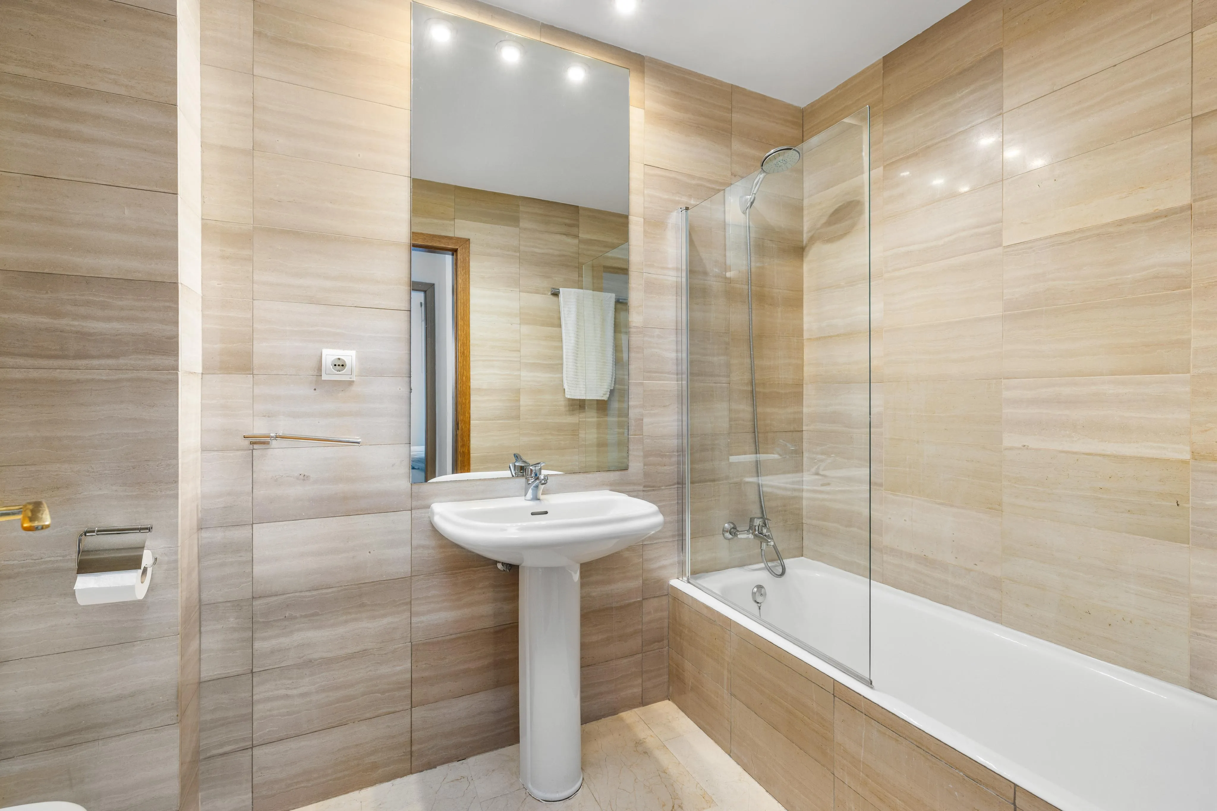 Zonnig appartement op de begane grond op slechts een paar meter van het strand-10