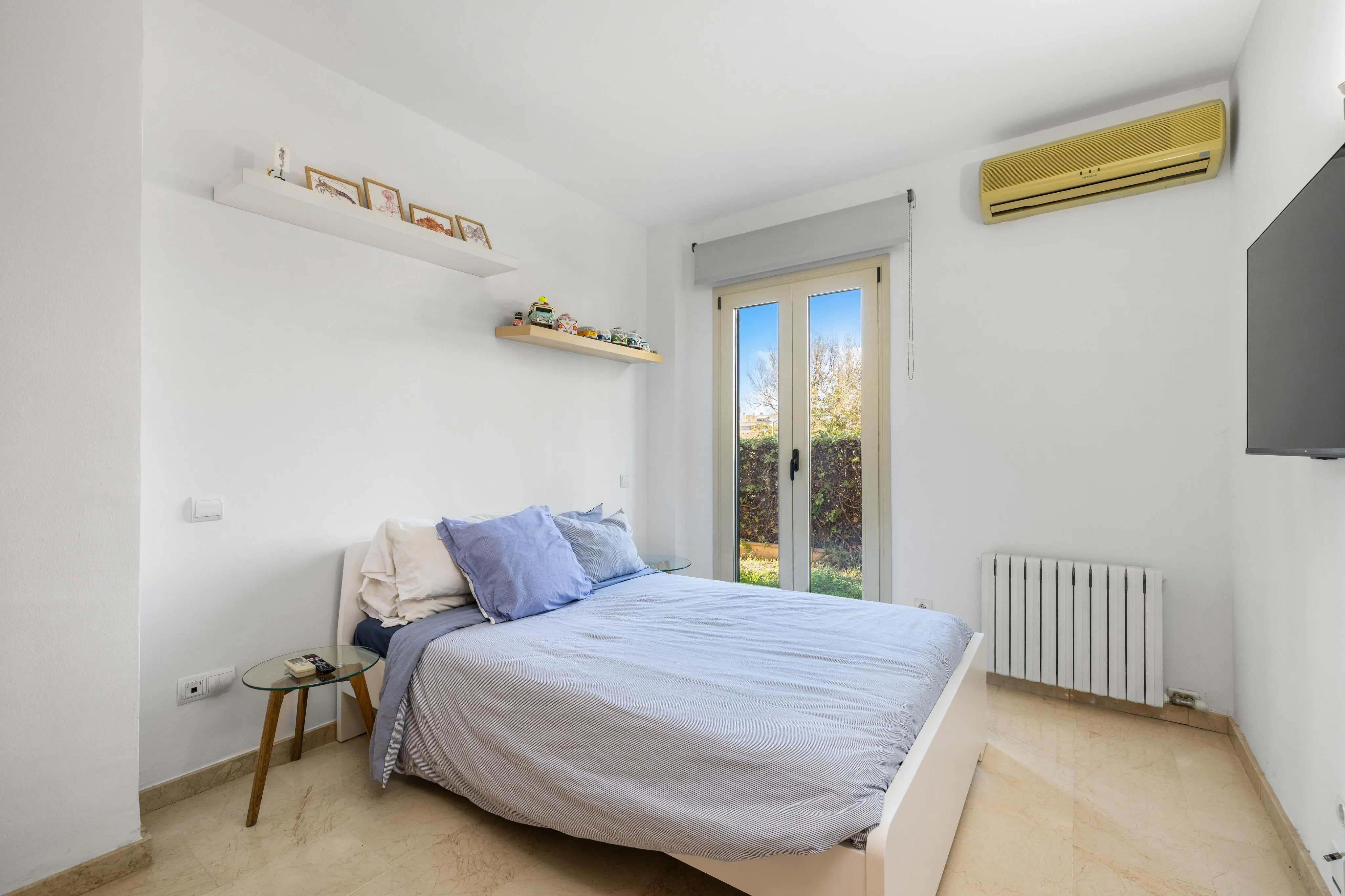 Planta baixa a pocs metres de la platja-9