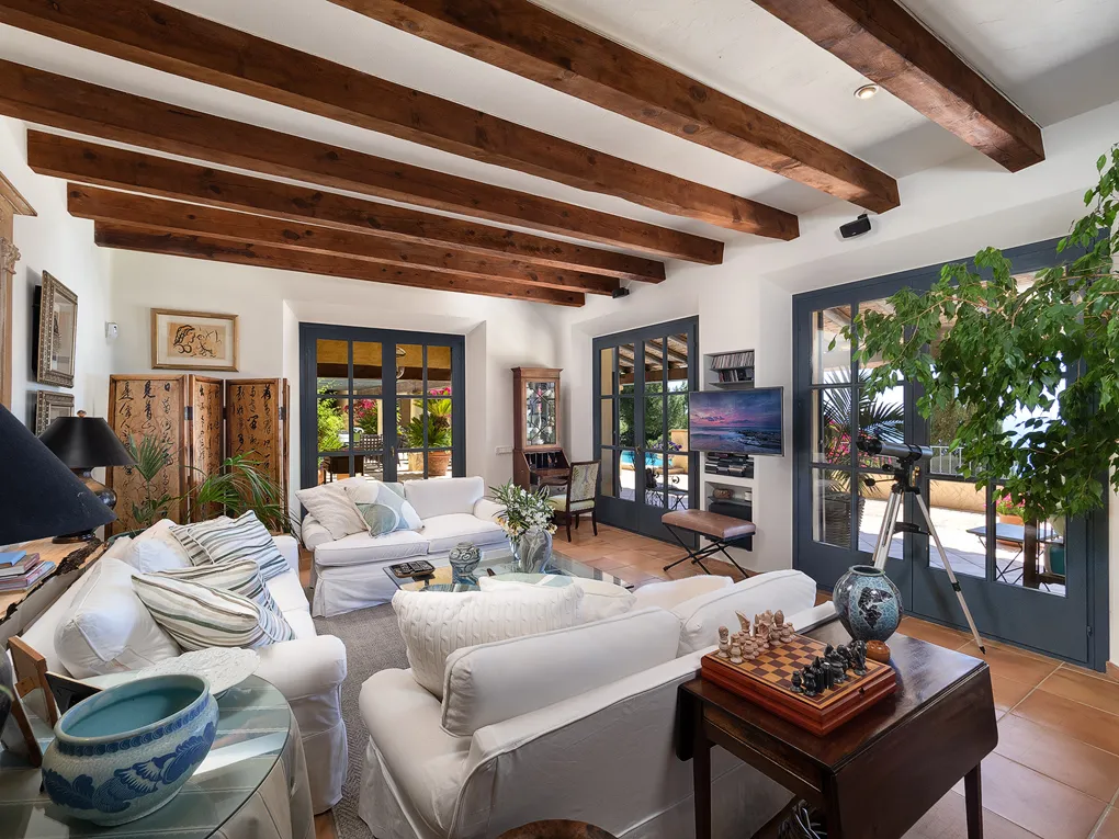 Mediterrane villa met uitzicht op zee-5