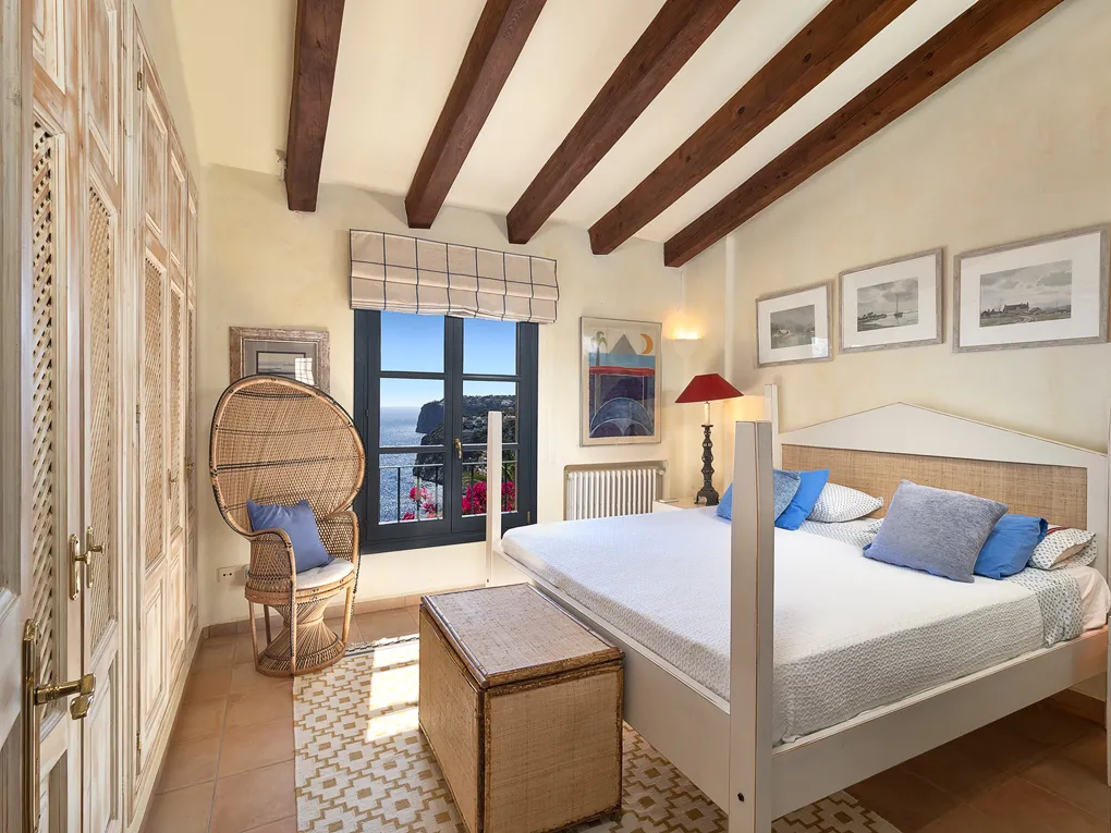 Mediterrane villa met uitzicht op zee-14