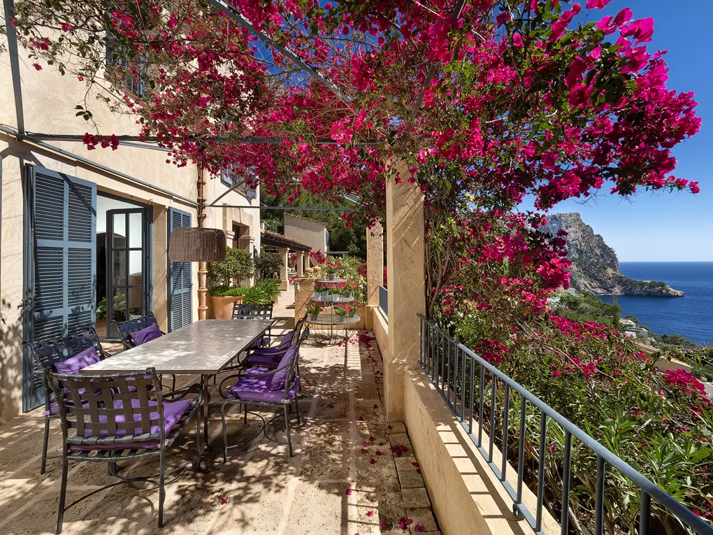 Mediterrane villa met uitzicht op zee-23