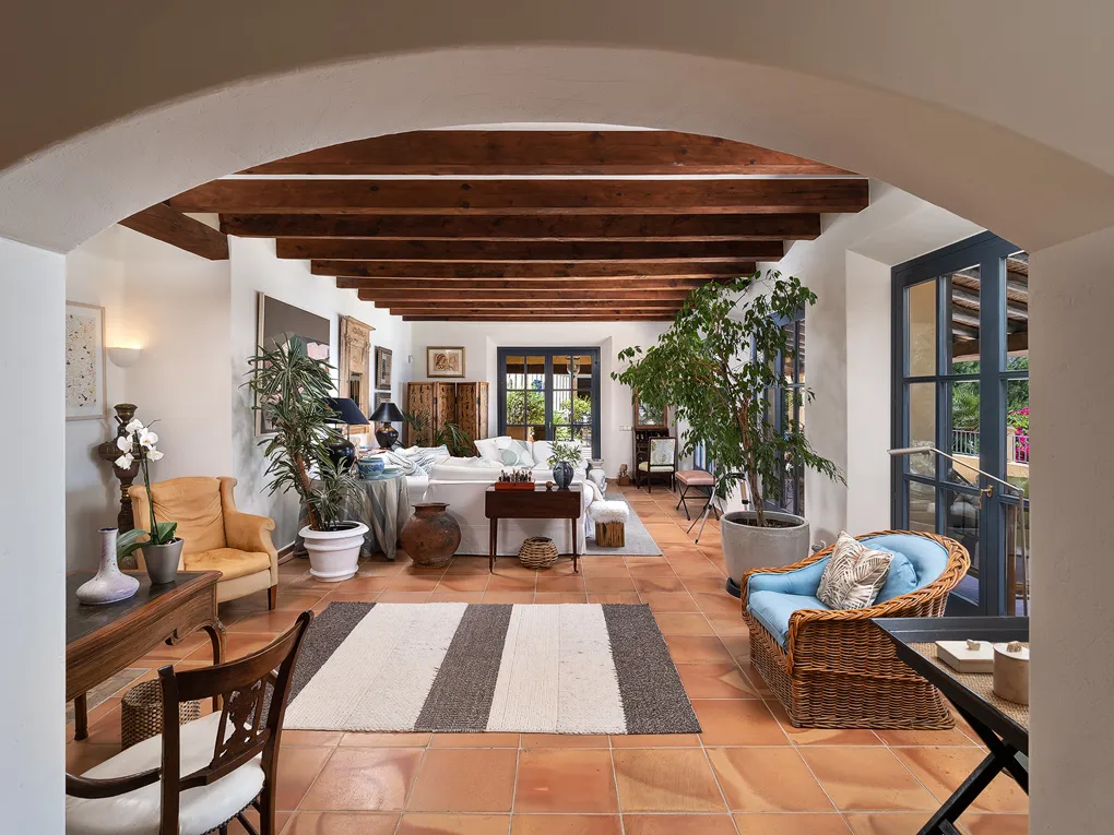 Middelhavsvilla med havudsigt og licens til ferieudlejning-6