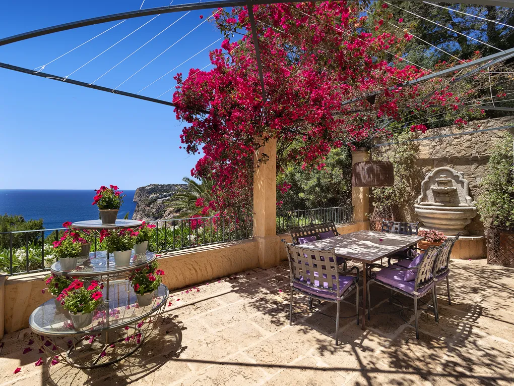 Mediterrane villa met uitzicht op zee-20