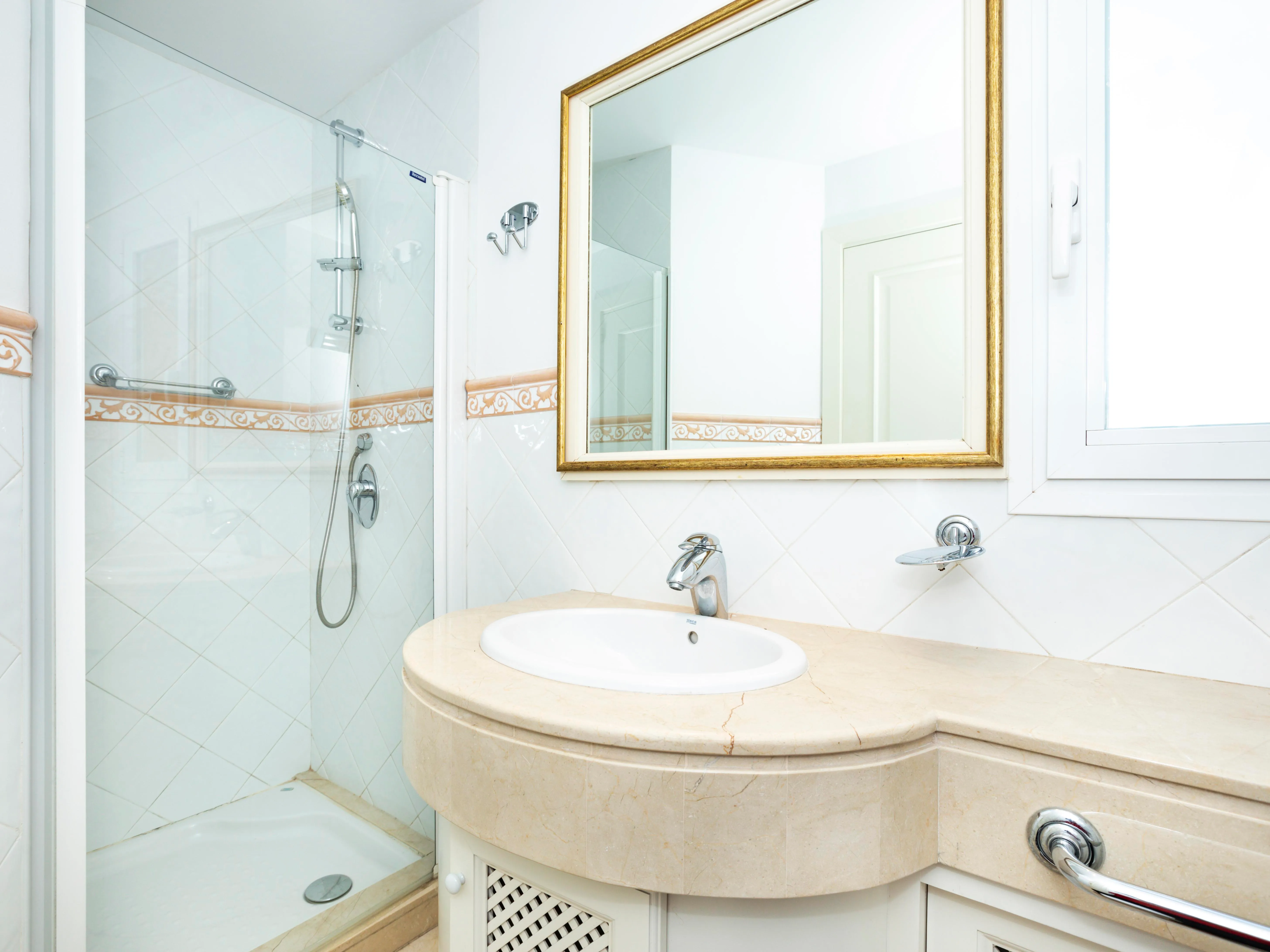 Atico con vistas al mar en el Puerto Adriano-10