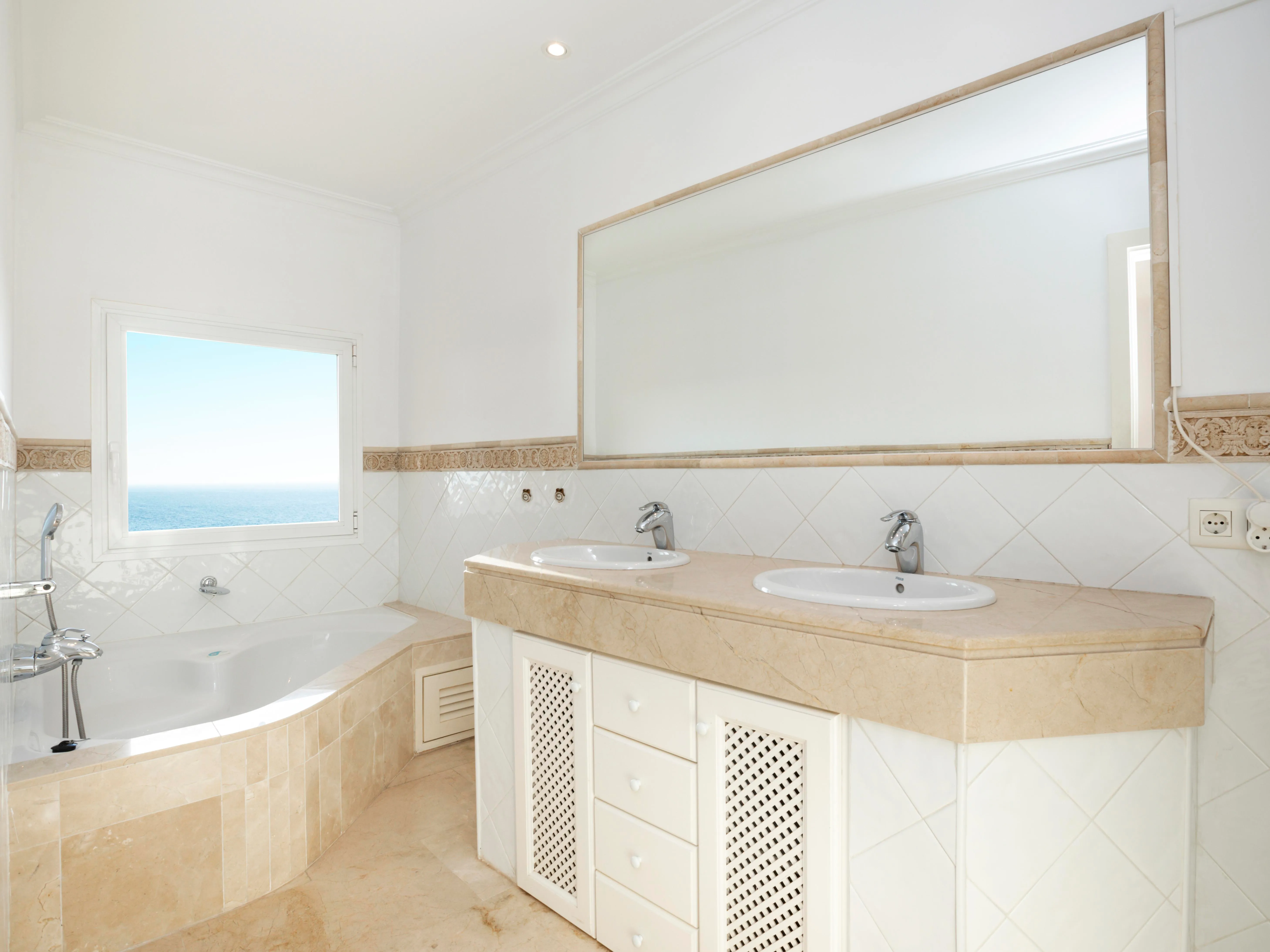 Penthouse with sea views in Port Adriano-5