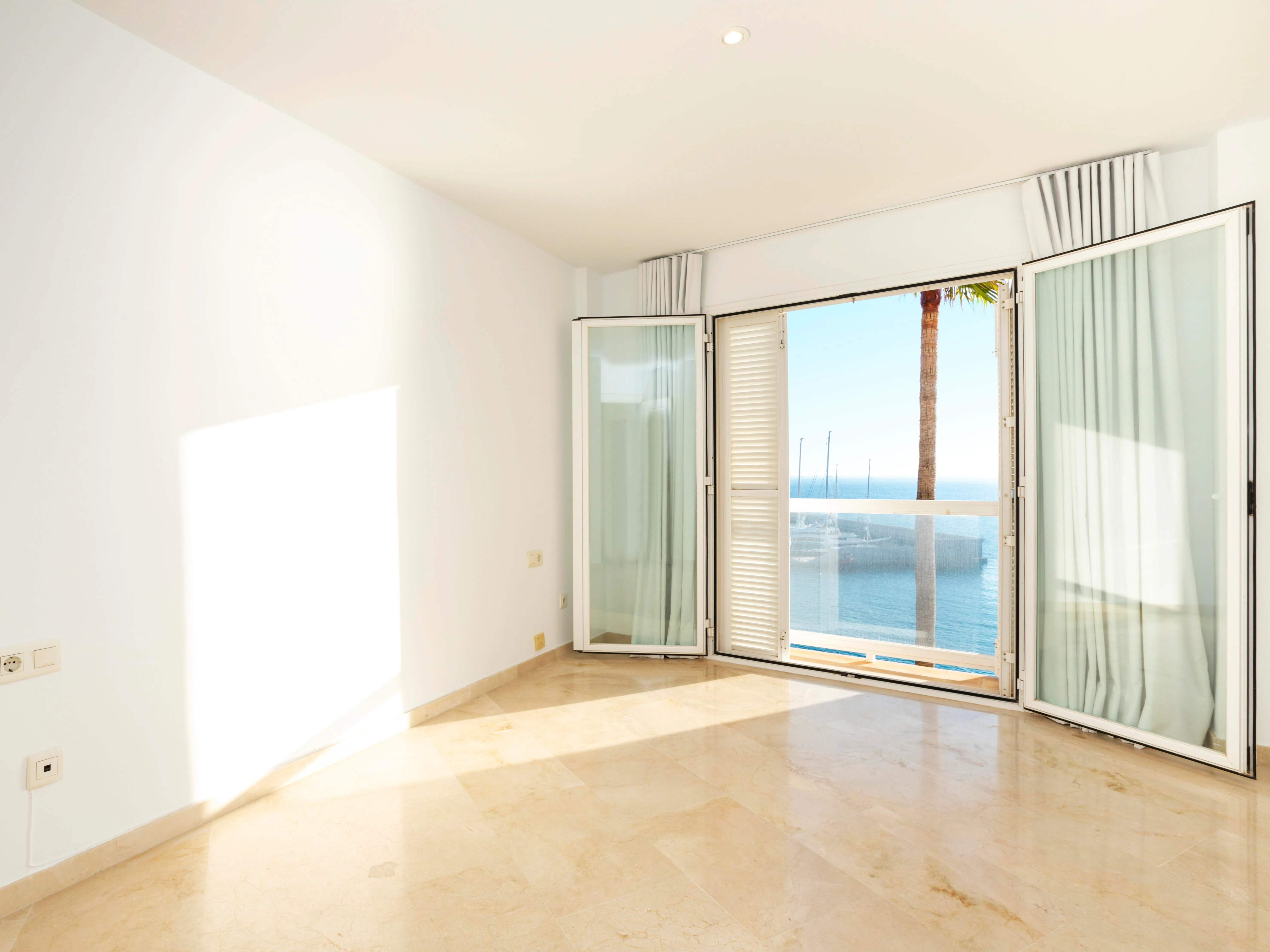Penthouse with sea views in Port Adriano-8