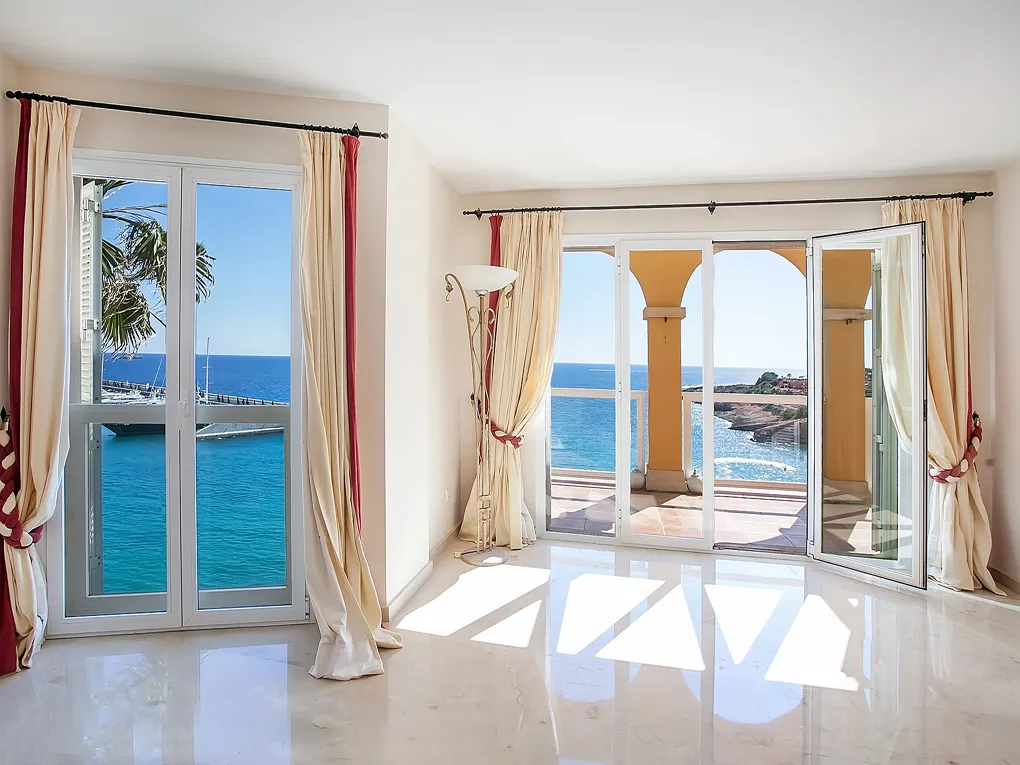 Penthouse with sea views in Port Adriano-2