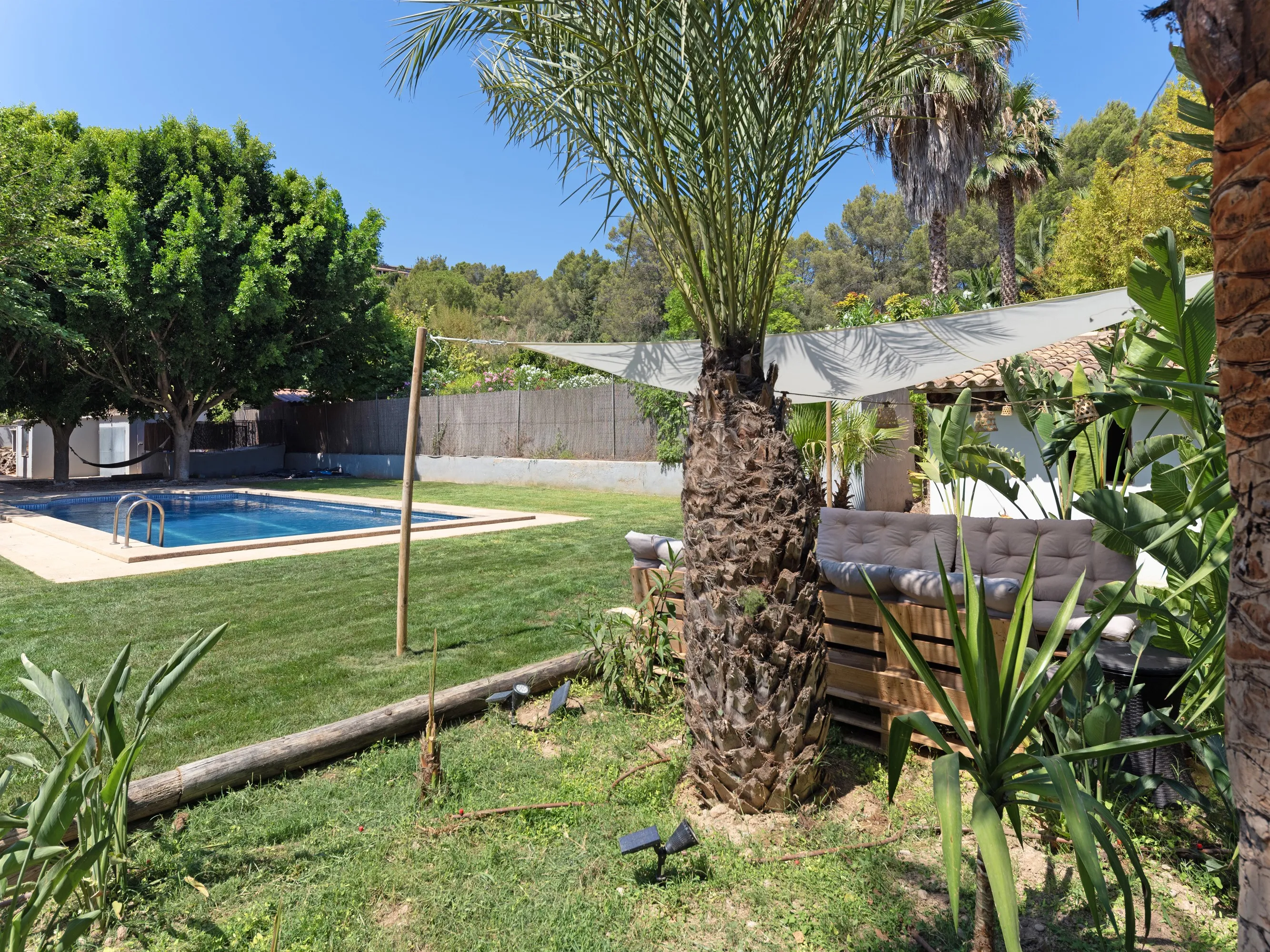 Villa sostenible de lujo totalmente renovada-13