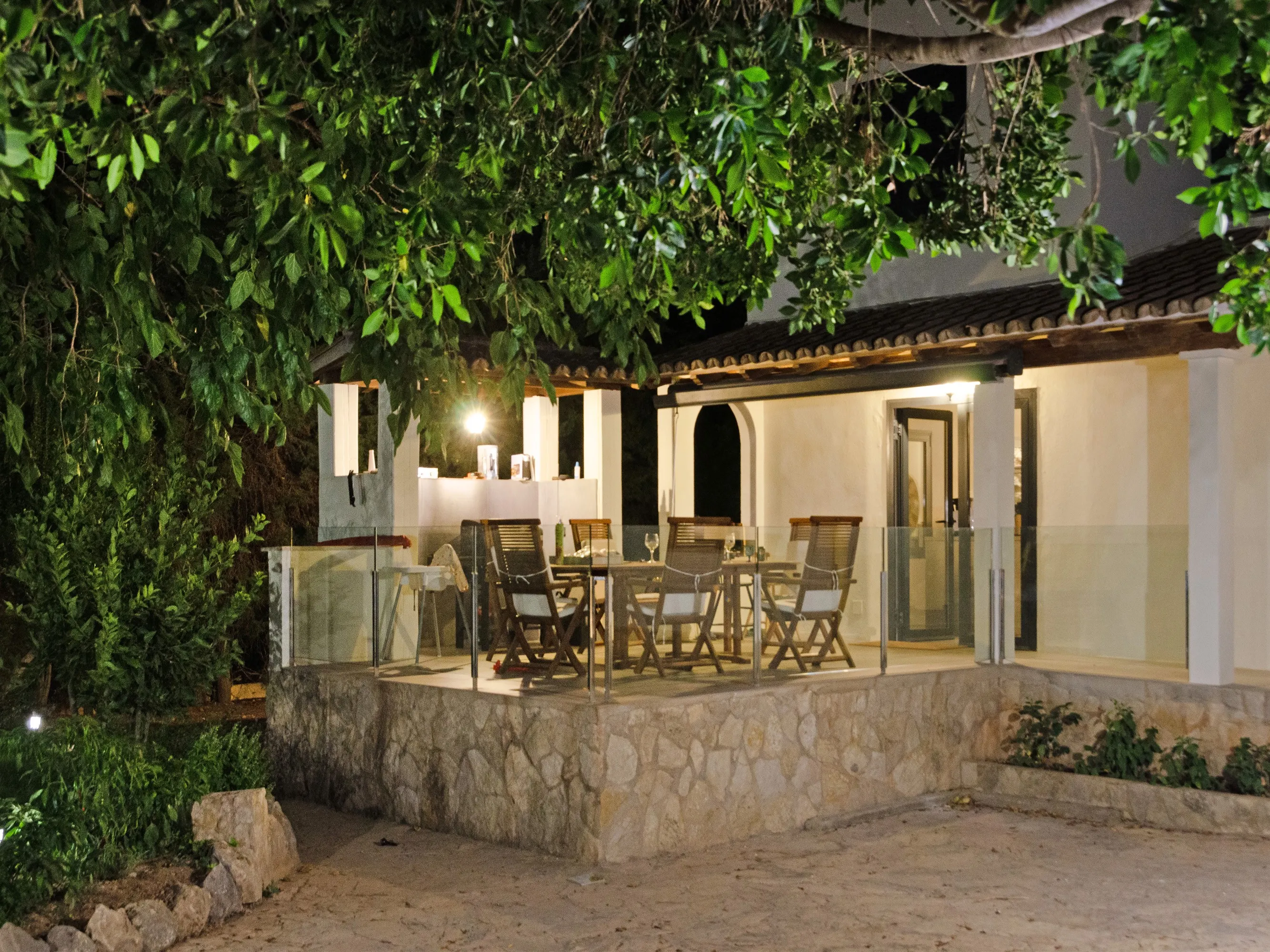 Villa sostenible de lujo totalmente renovada-20