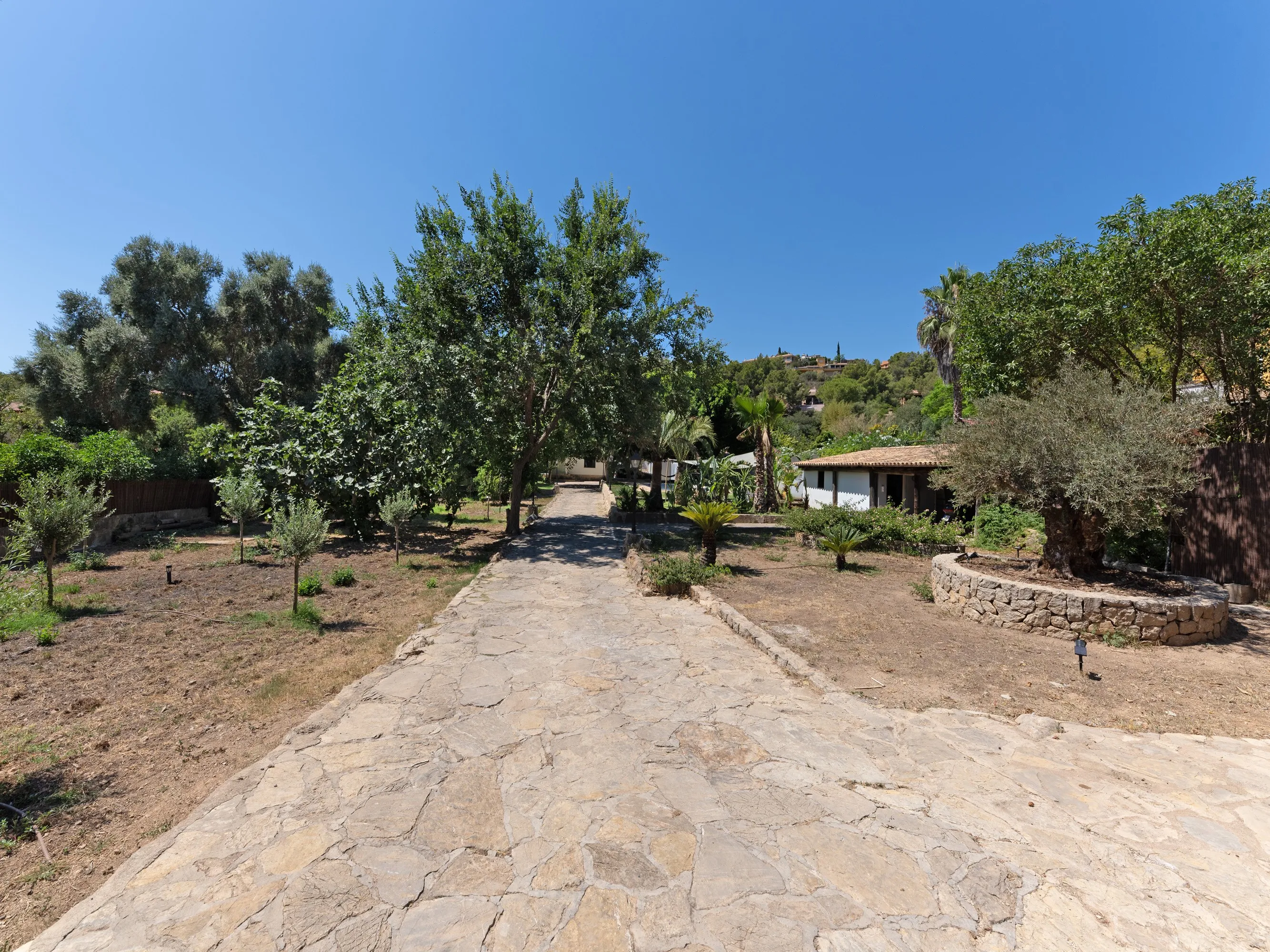 Villa sostenible de lujo totalmente renovada-15