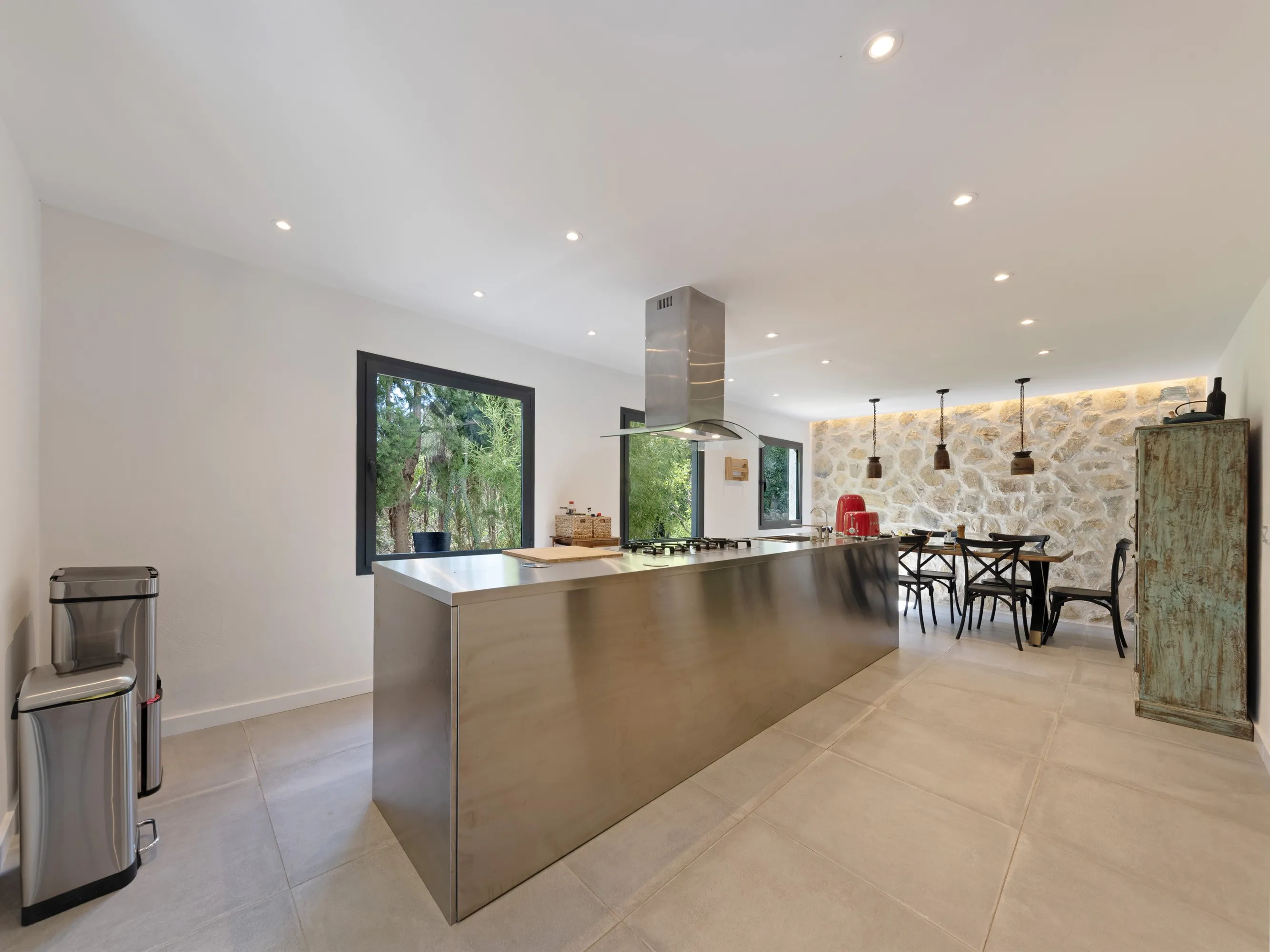 Villa sostenible de lujo totalmente renovada-5