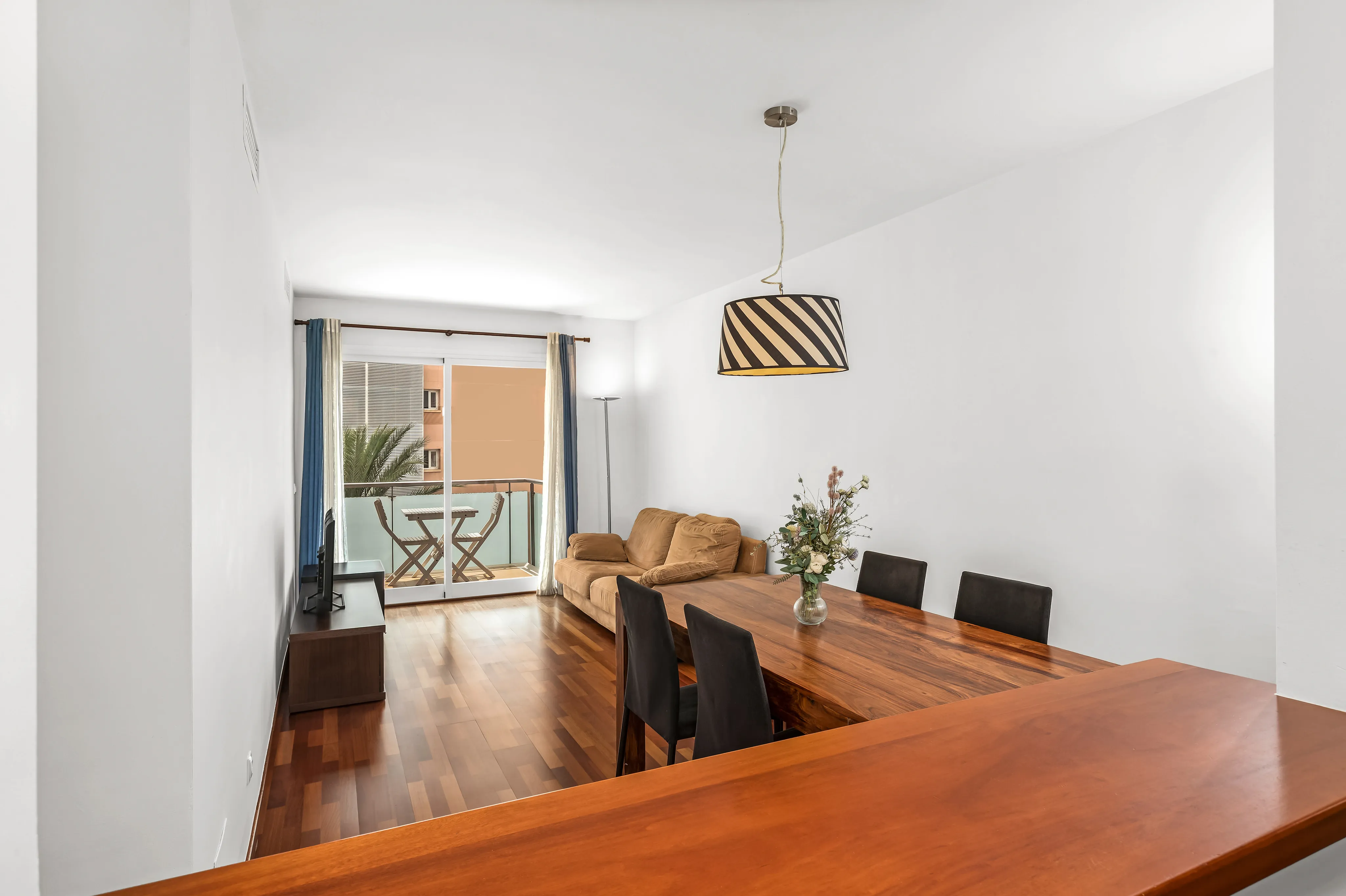 Lejlighed med garage, opbevaringsrum og fælles pool-14