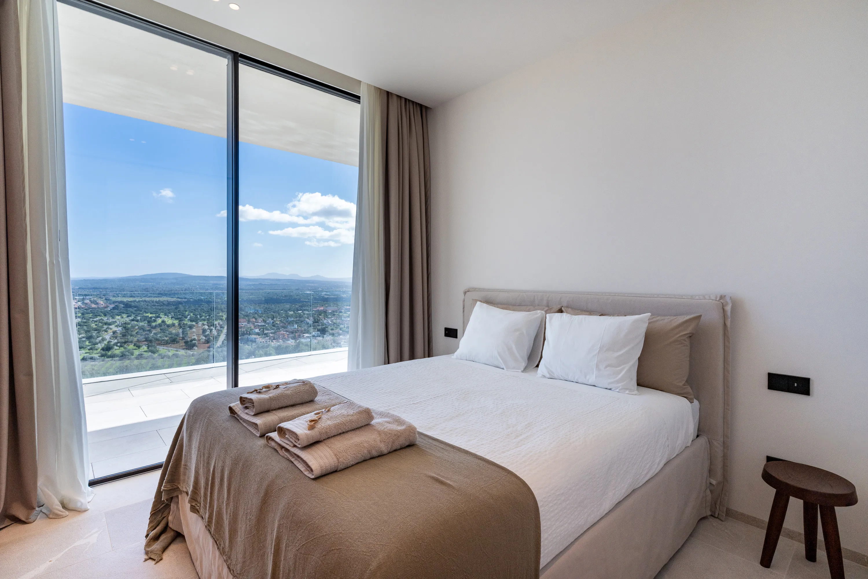 Villa de diseño con impresionantes vistas panorámicas-18