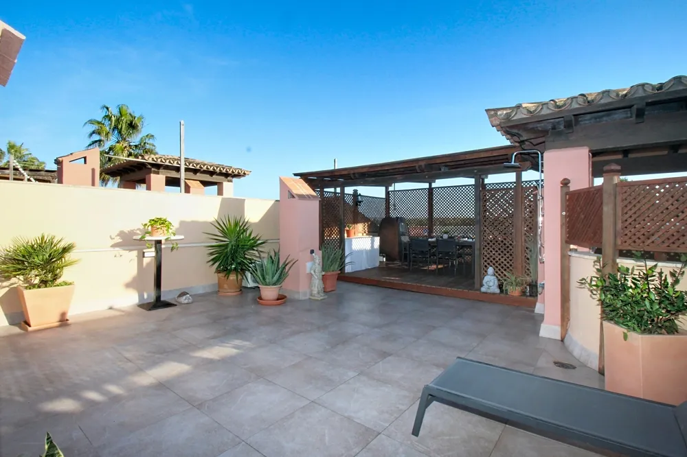 Attico moderno in posizione privilegiata-13