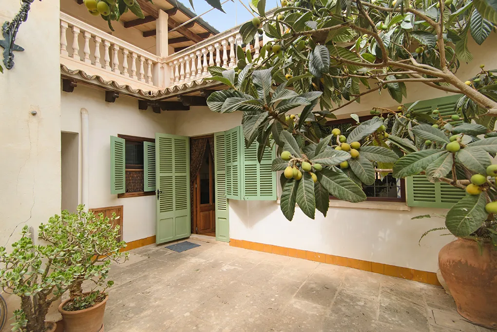 Townhouse close to the market square-4