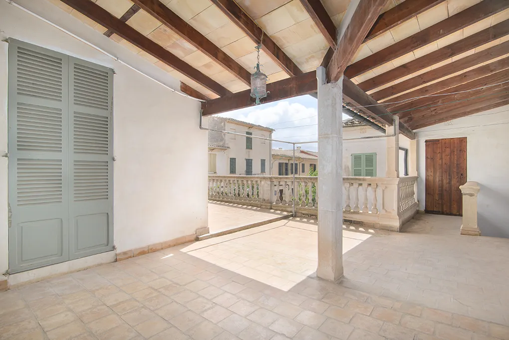 Townhouse close to the market square-13