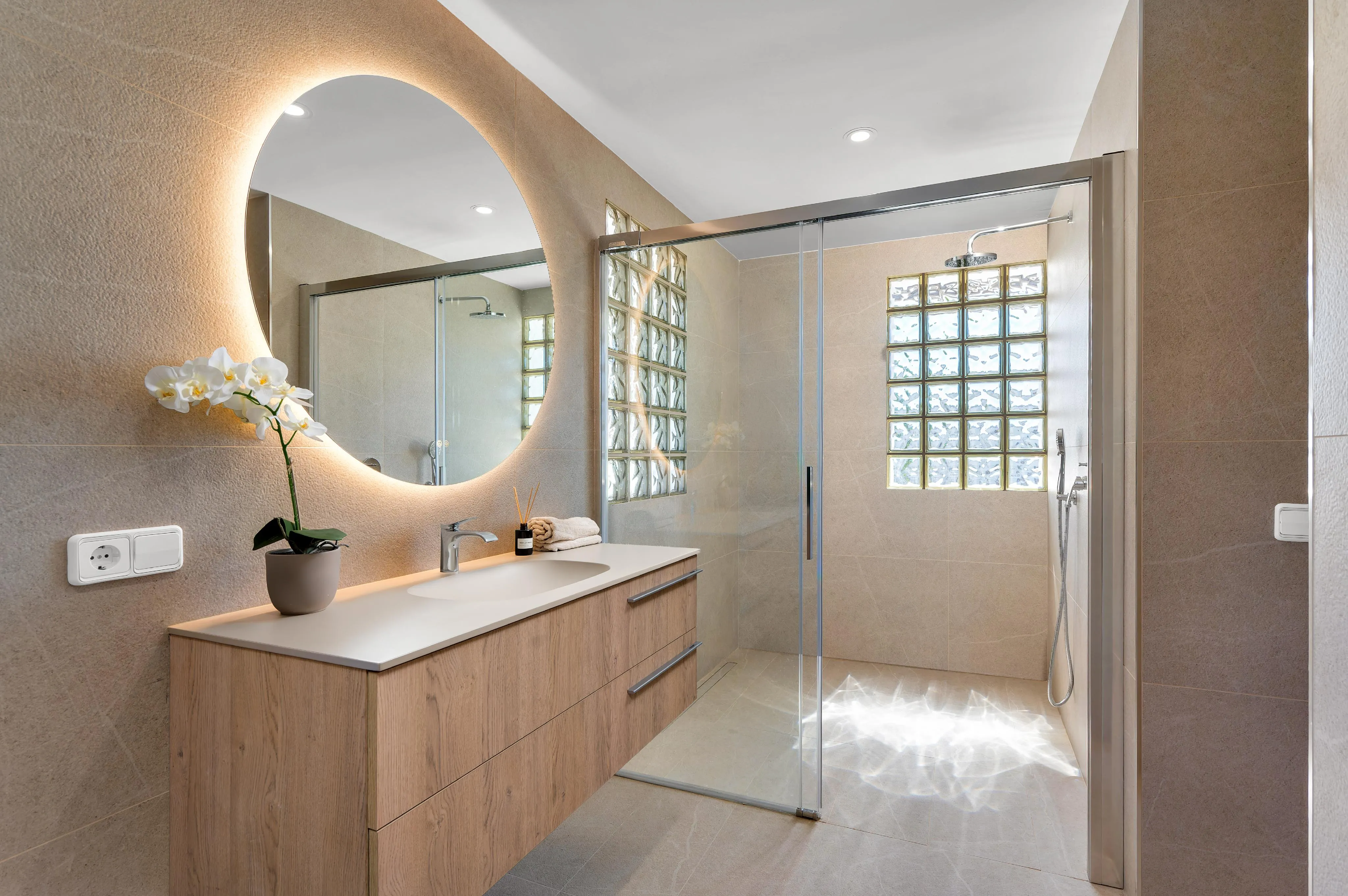 Villa i Santa Ponsa med have, pool og masser af privatliv-13