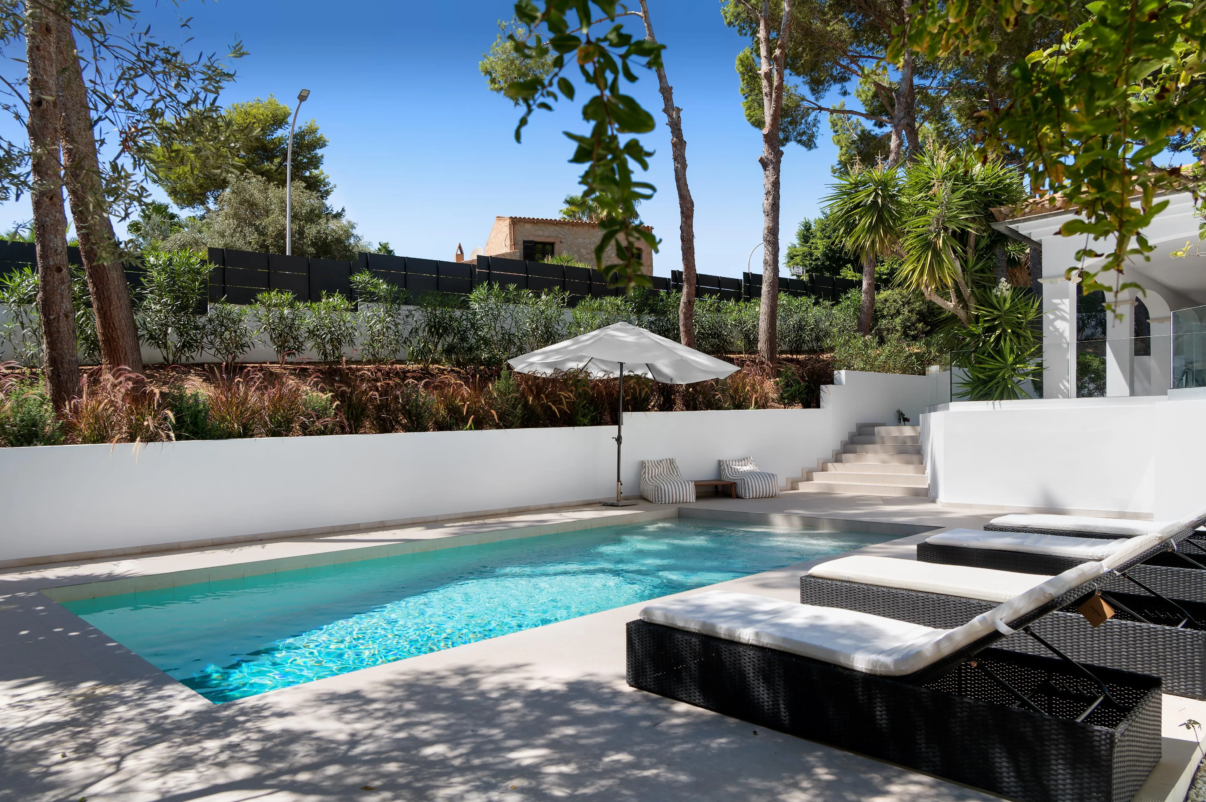 Villa in Santa Ponsa met tuin, zwembad en veel privacy-9