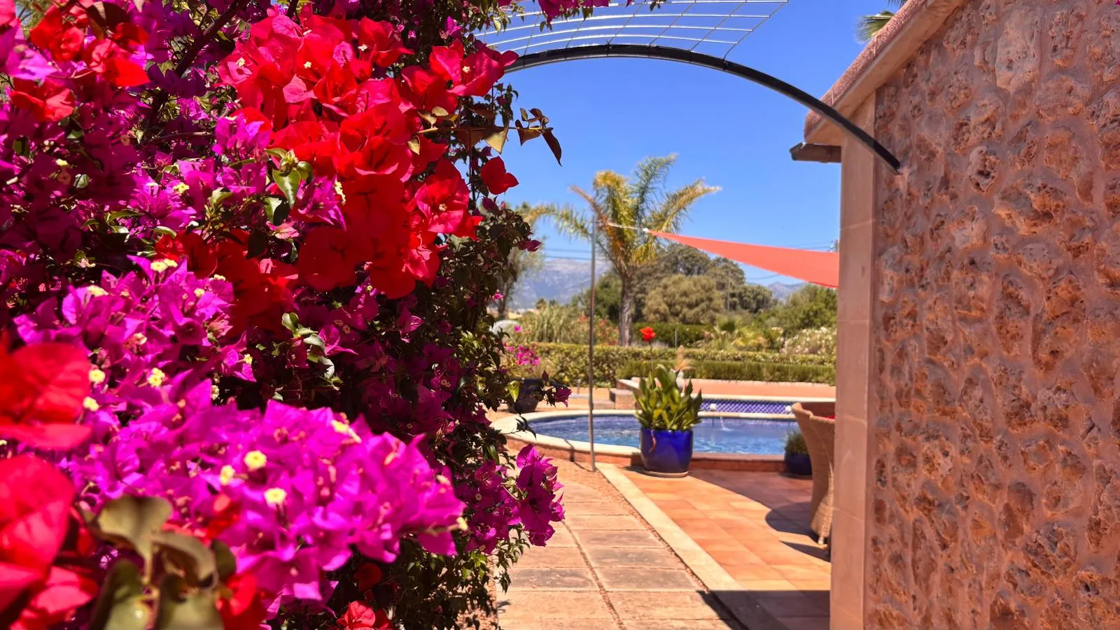 Charmerende finca i landlig stil med pool og udsigt over Tramuntana nær Inca-1