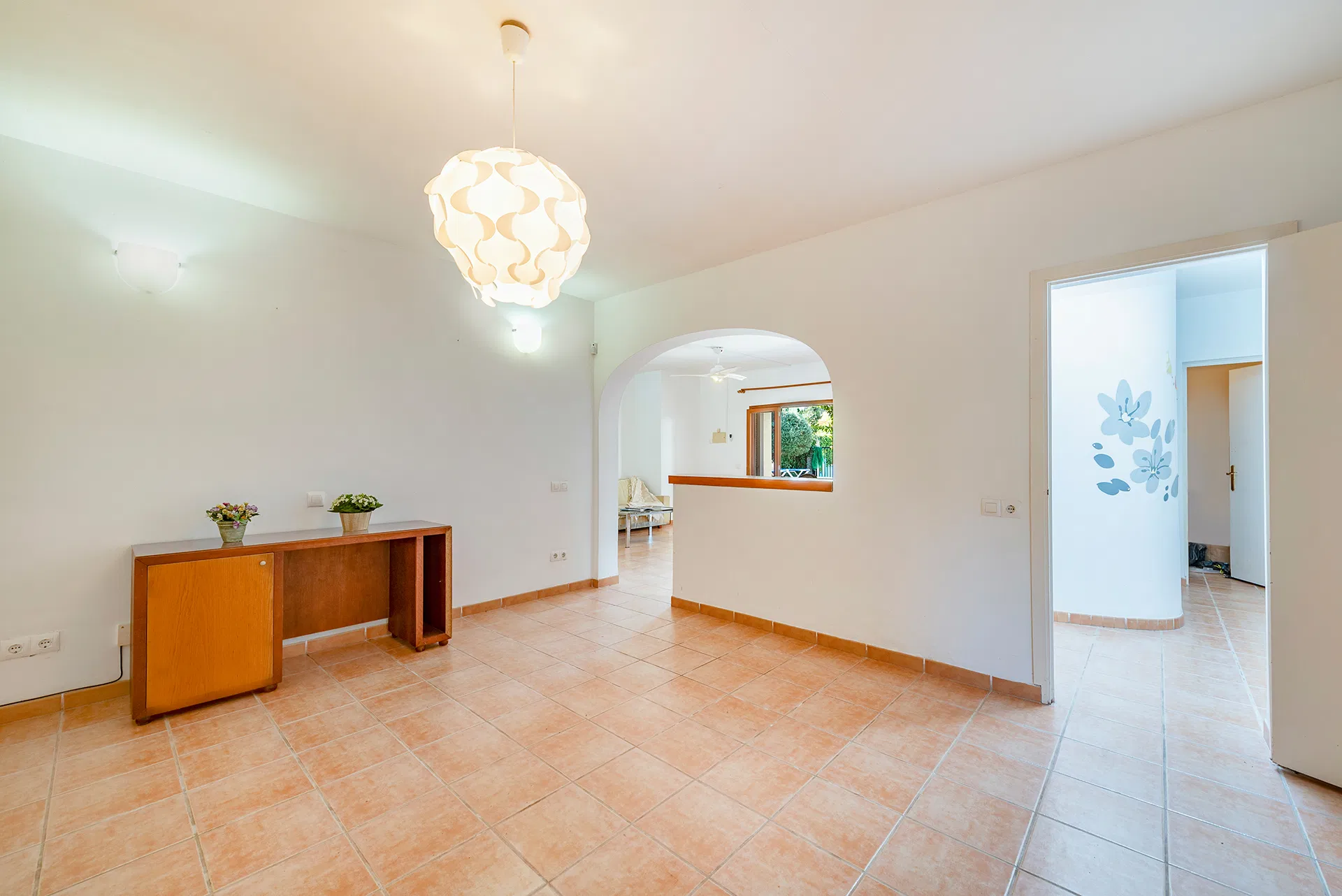Villa med pool og stort potentiale i rolige omgivelser i Puerto Alcudia på Mallorca-17