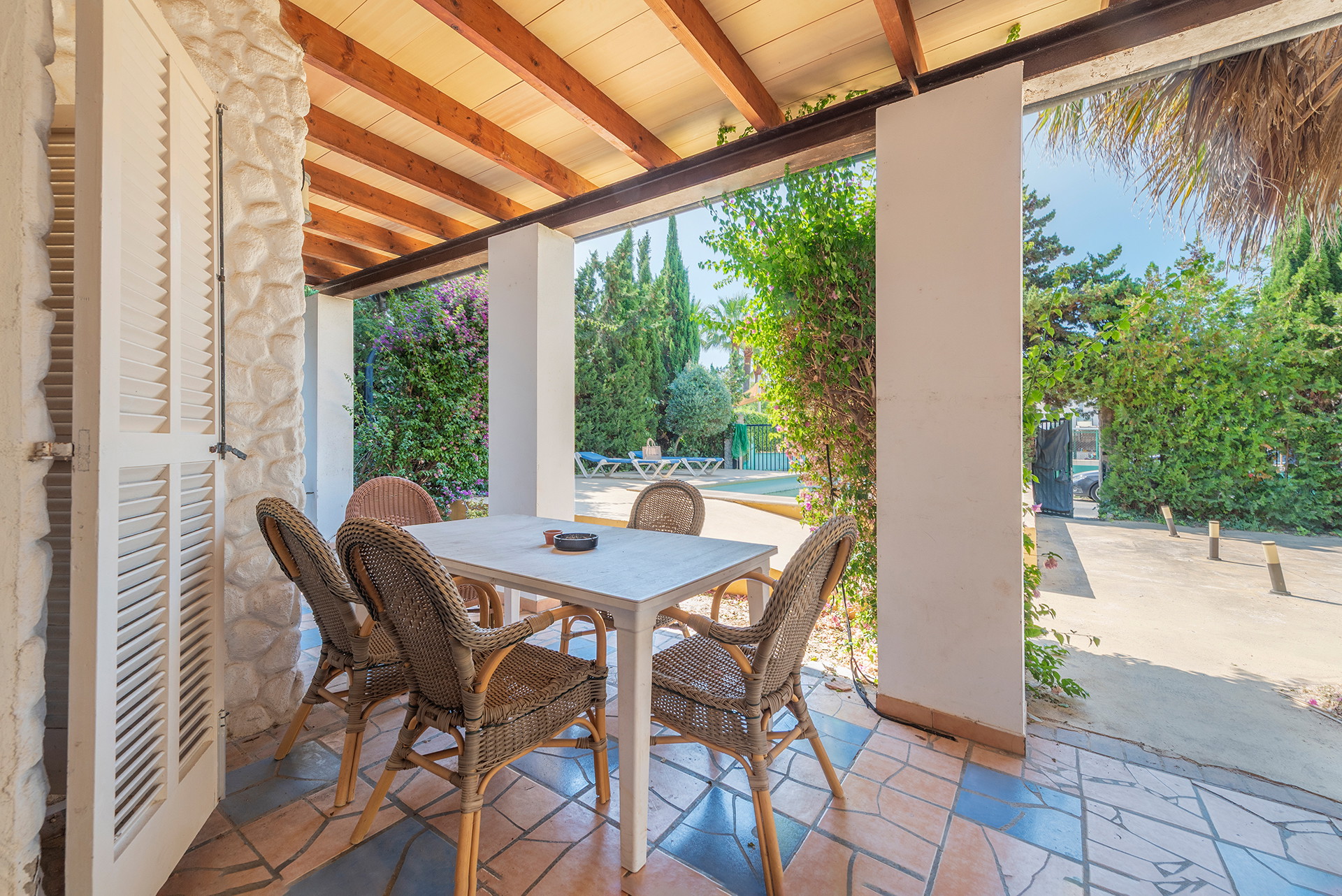 Villa med pool og stort potentiale i rolige omgivelser i Puerto Alcudia på Mallorca-24