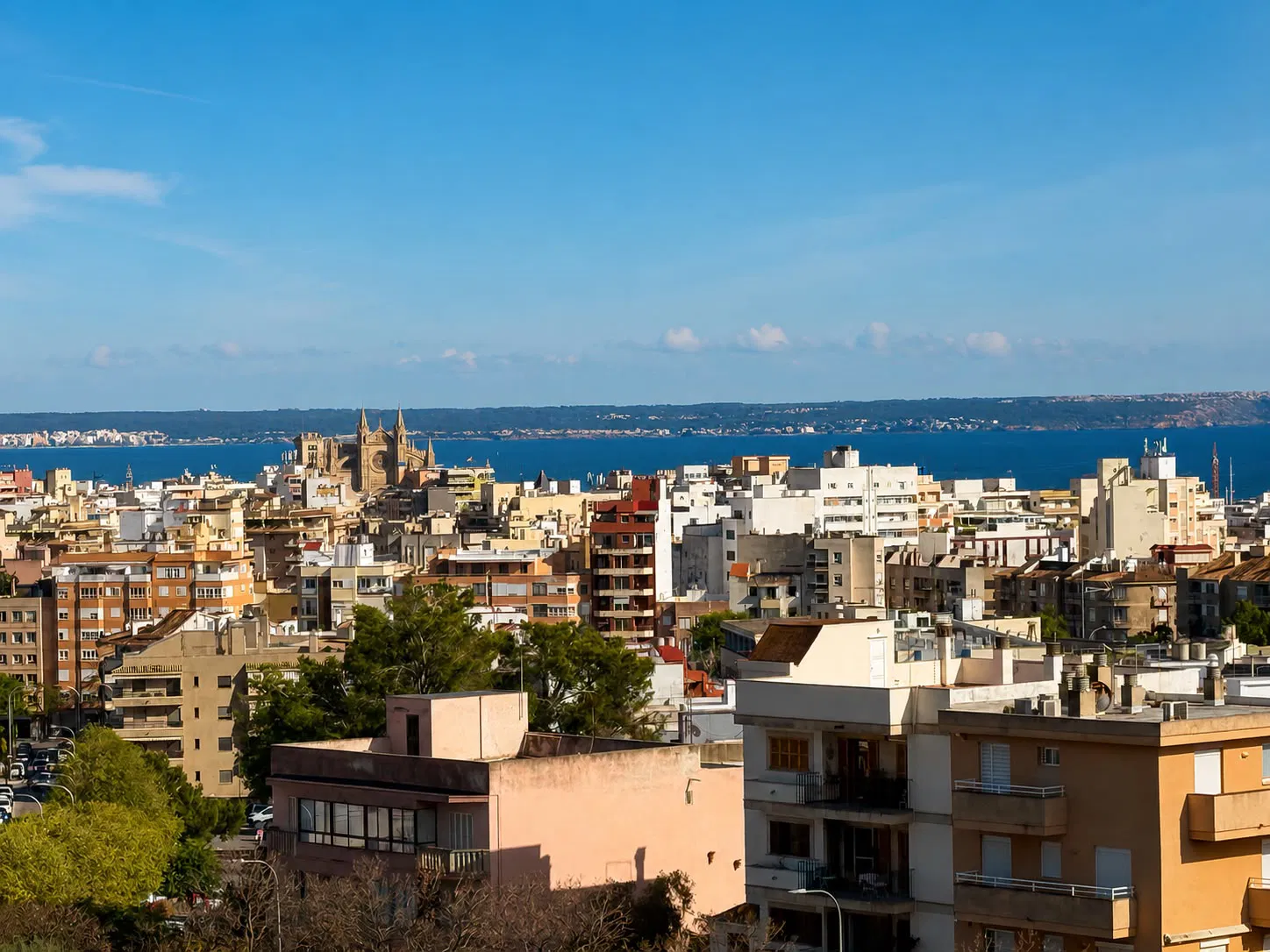 Exclusive luxury apartment with panoramic views of the Cathedral and the sea-10