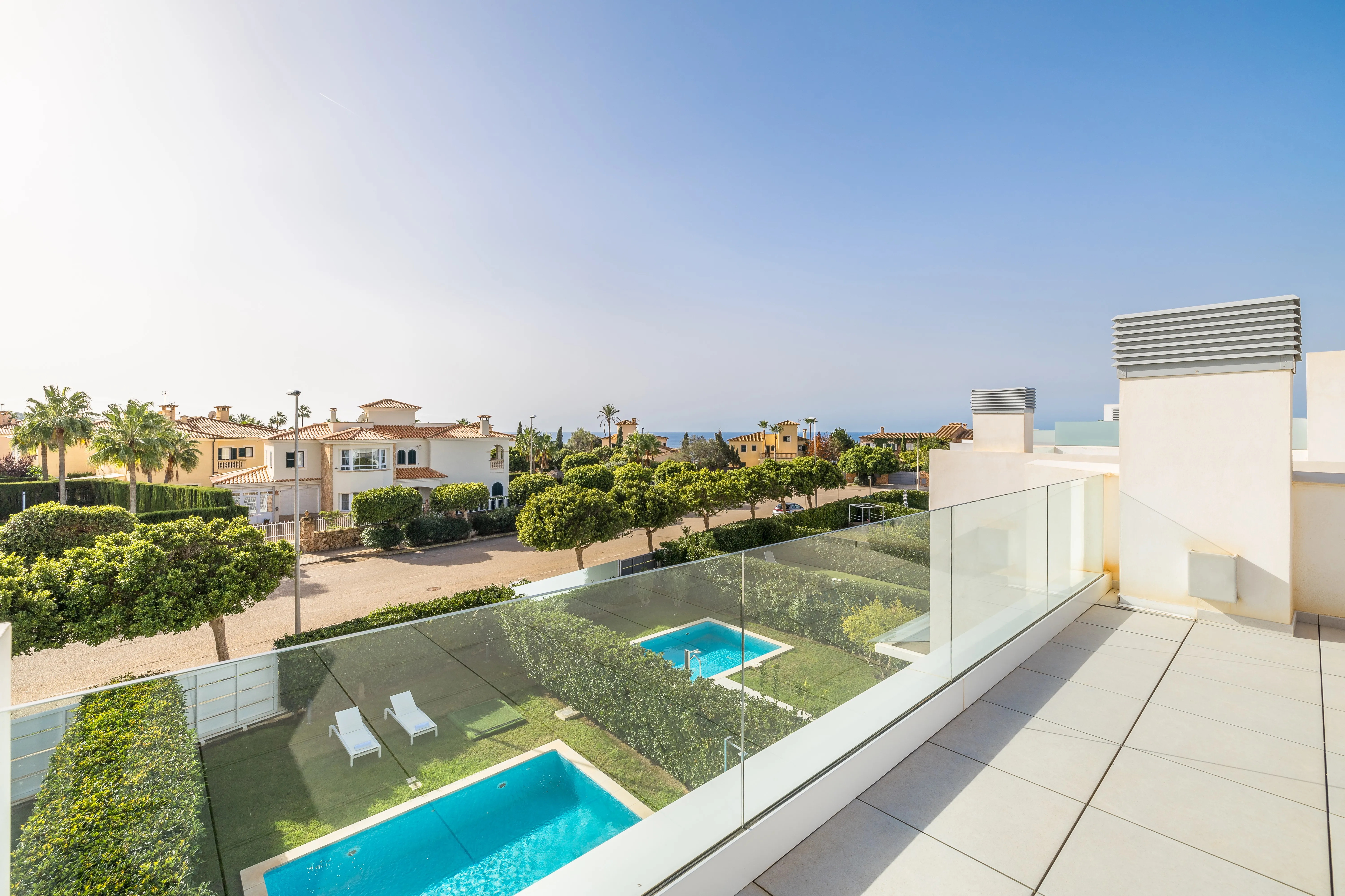 Moderne dobbelthus med havudsigt-15