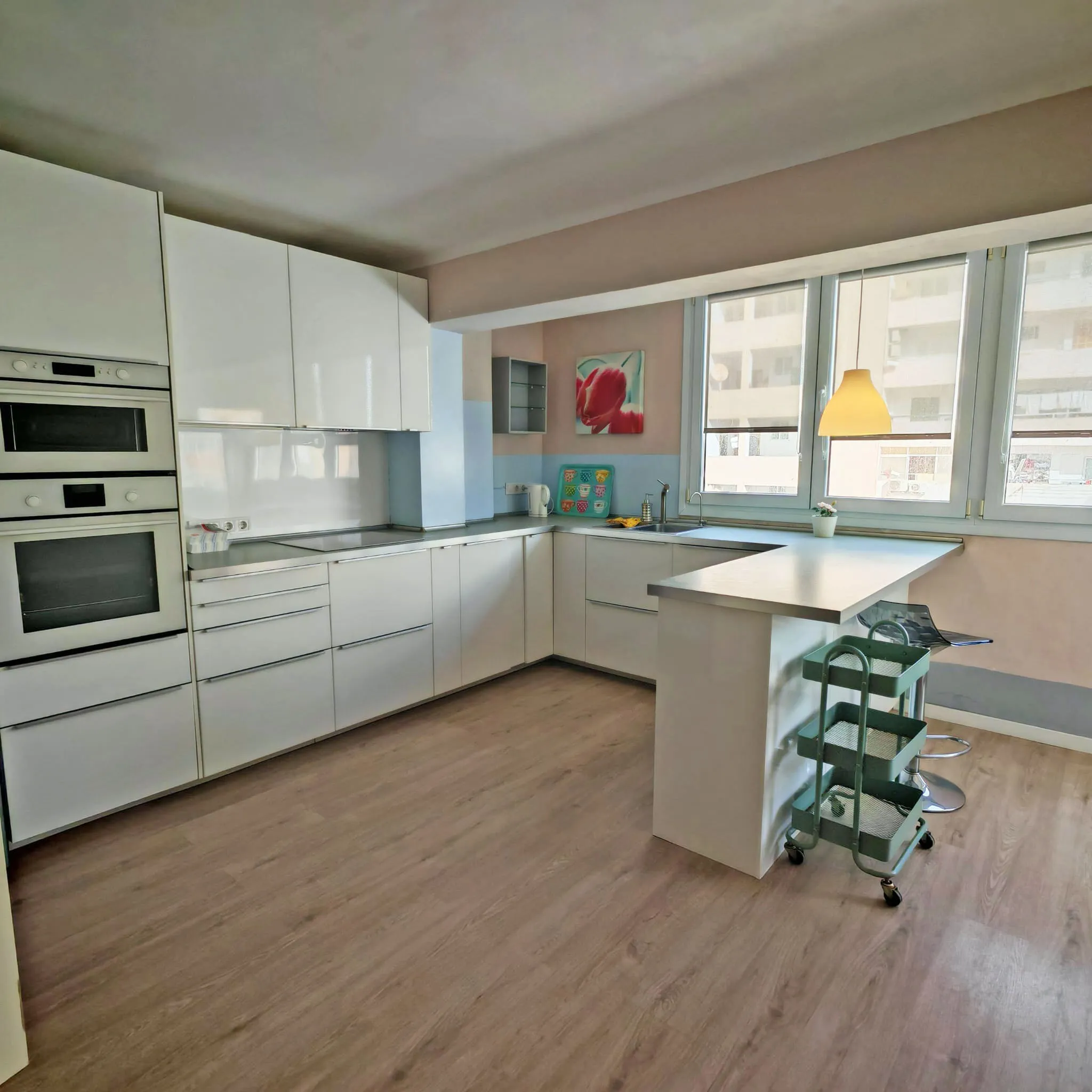 Appartement près de la plage avec vue sur la mer-4