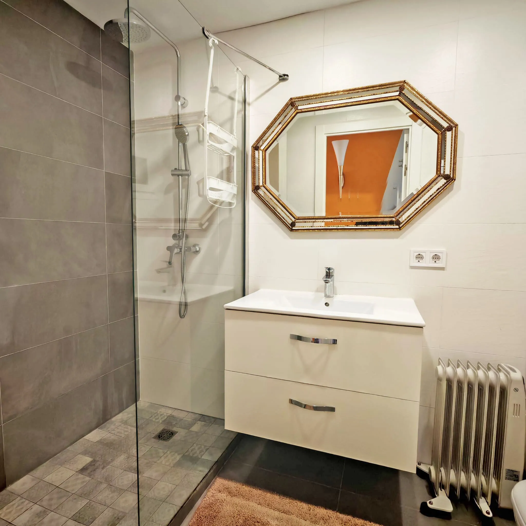 Appartement aan het strand met uitzicht op zee-8