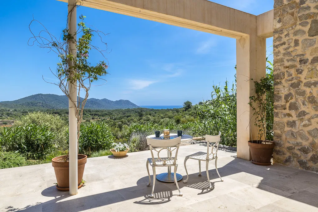 Un refugio de luz y amplitud – Finca en ubicación única y aislada-11