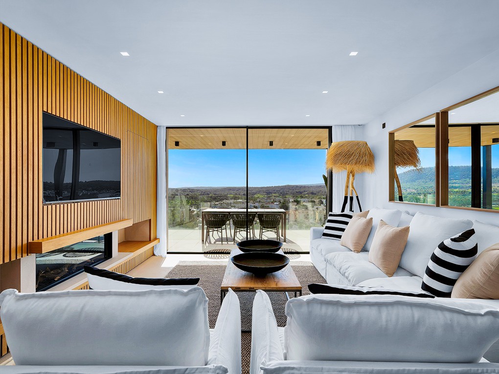 New high-quality apartment close to the beach