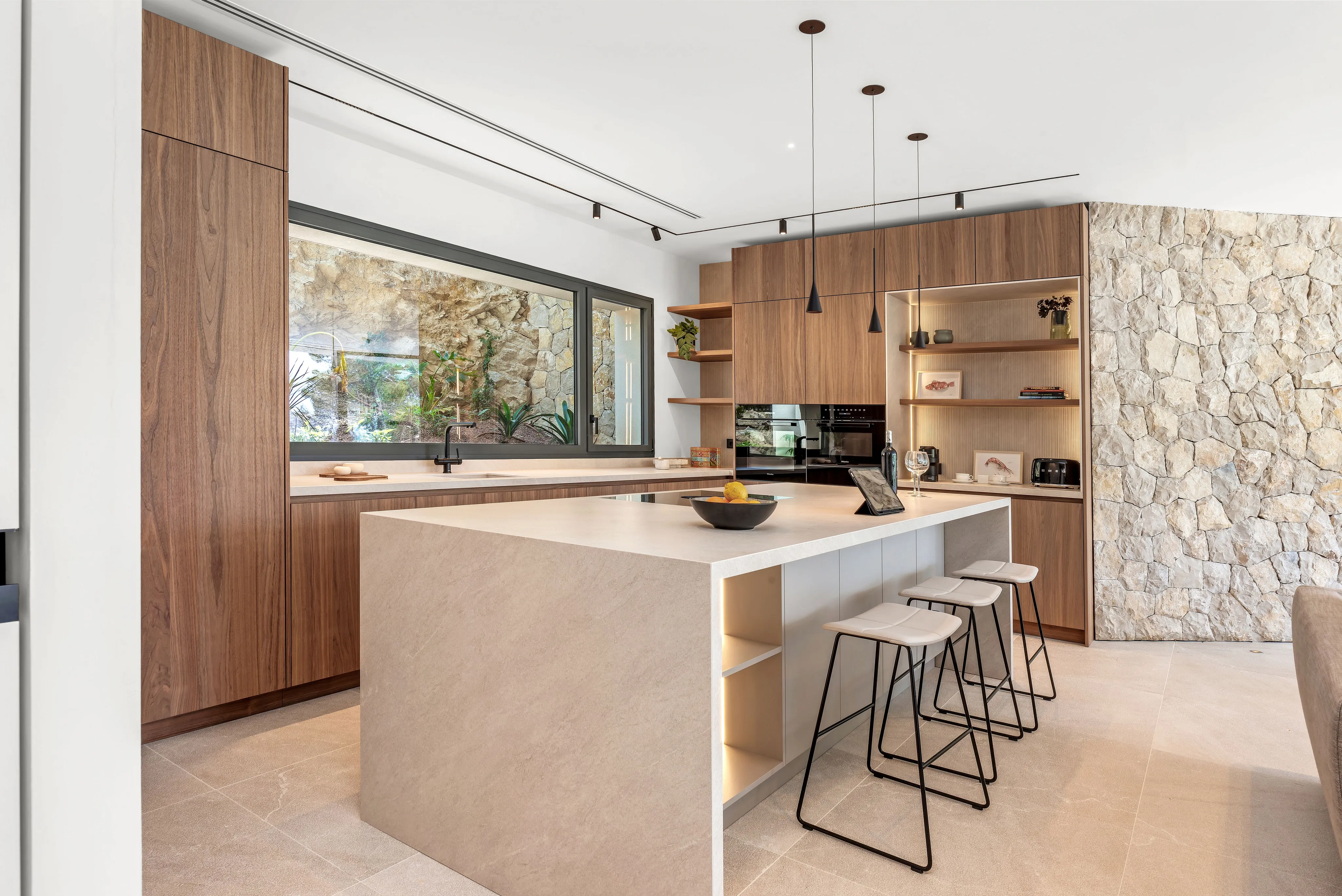 Villa moderne récemment construite avec vue sur le port-9