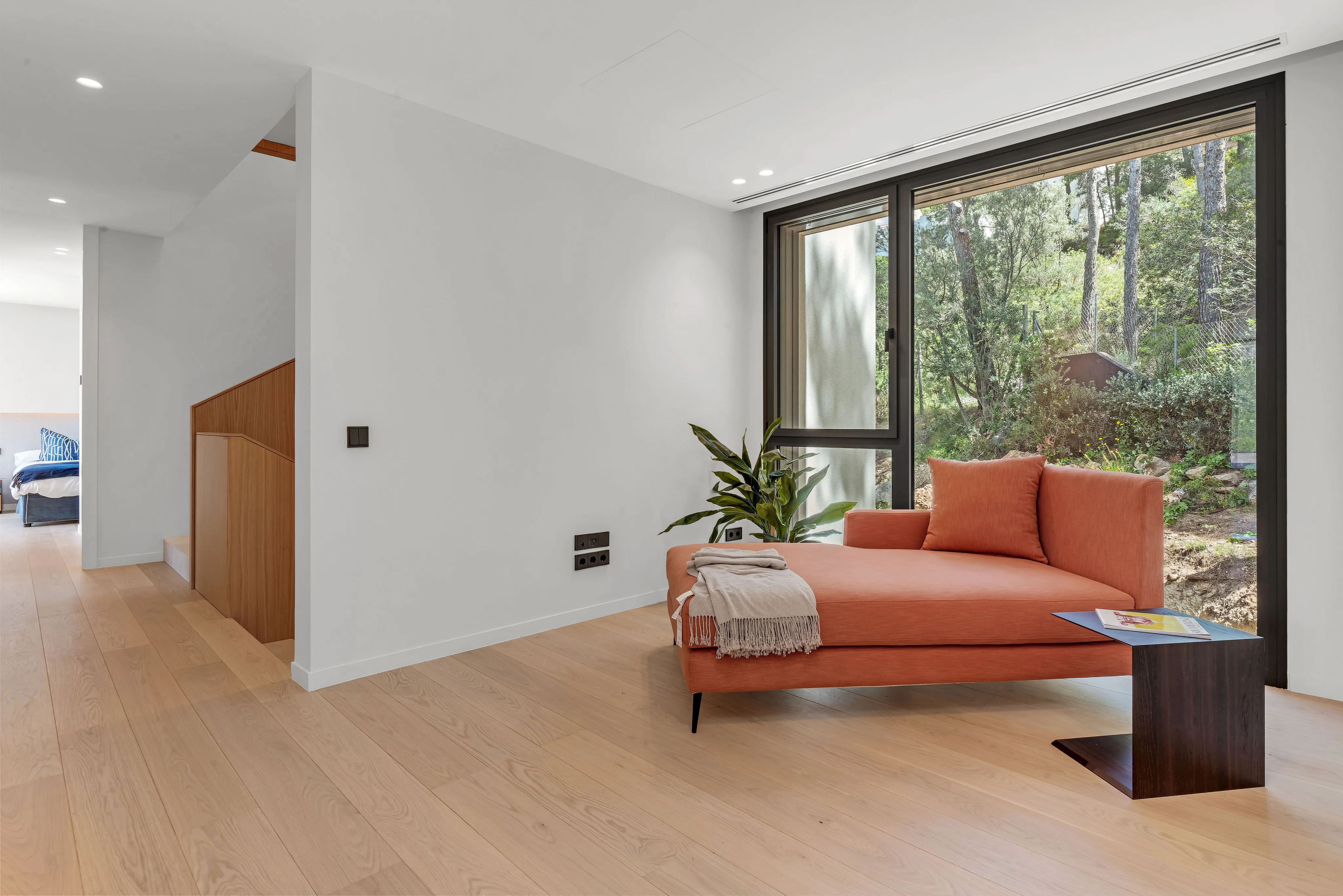 Villa moderne récemment construite avec vue sur le port-25