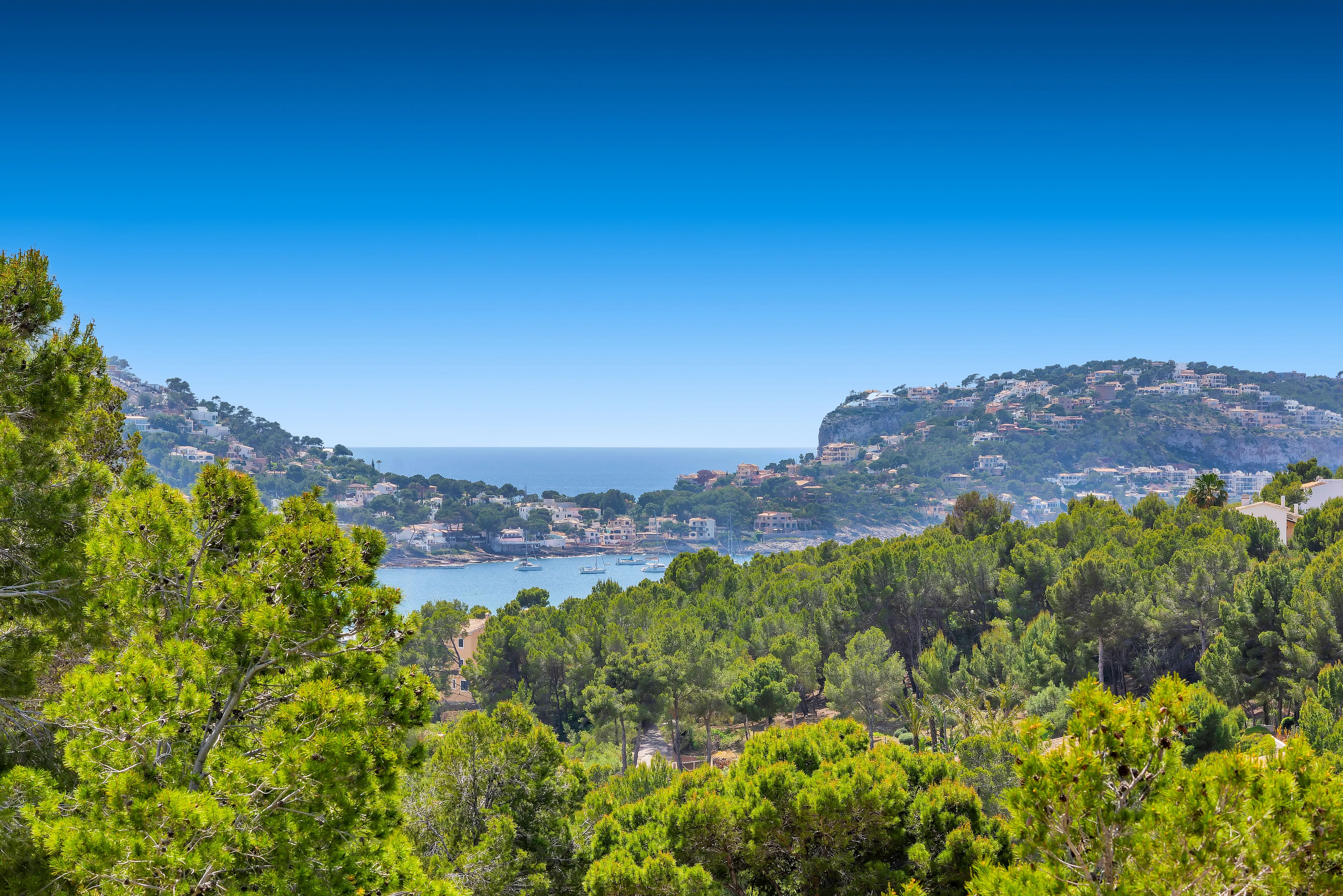 Villa moderne récemment construite avec vue sur le port-3