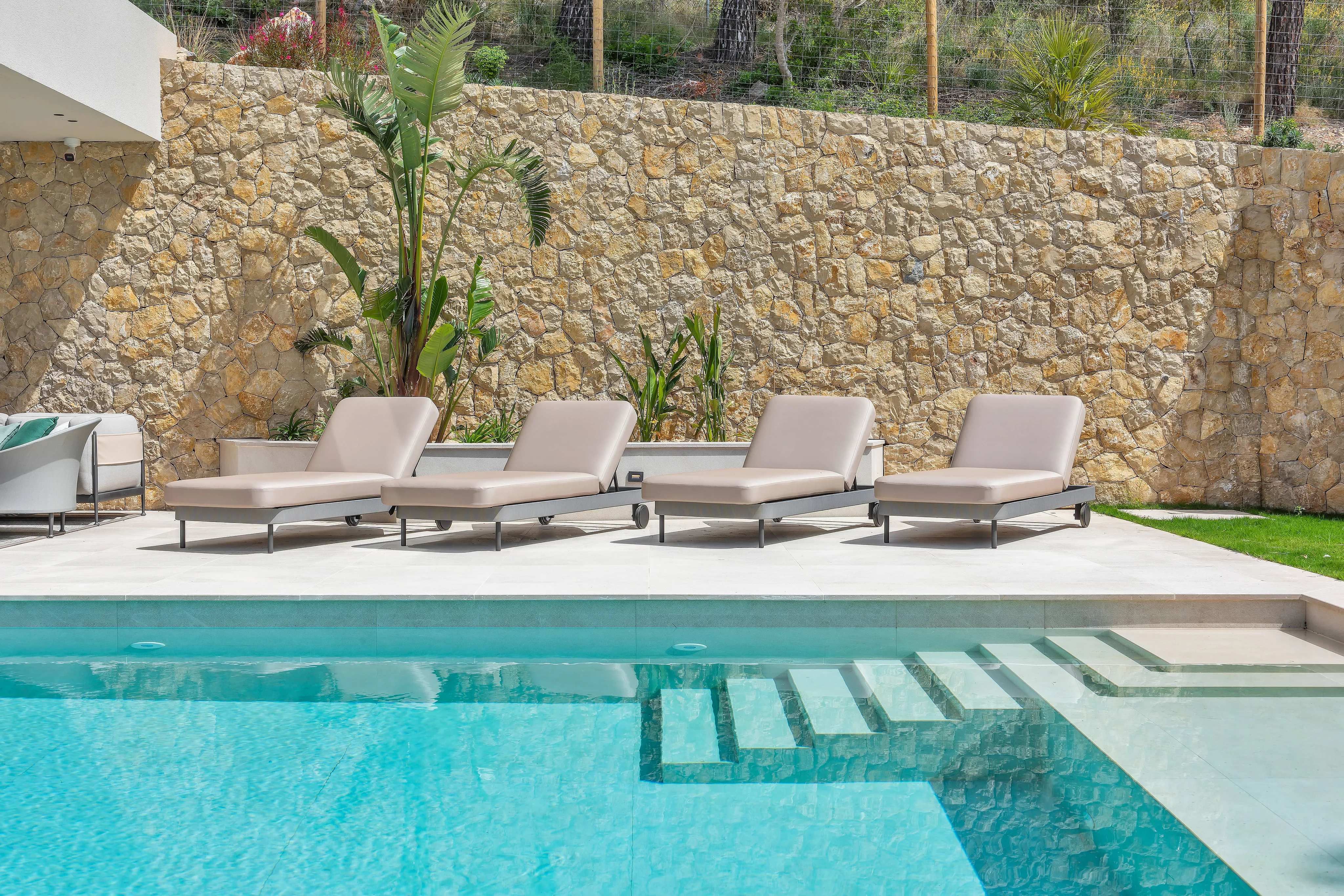 Villa moderne récemment construite avec vue sur le port-6