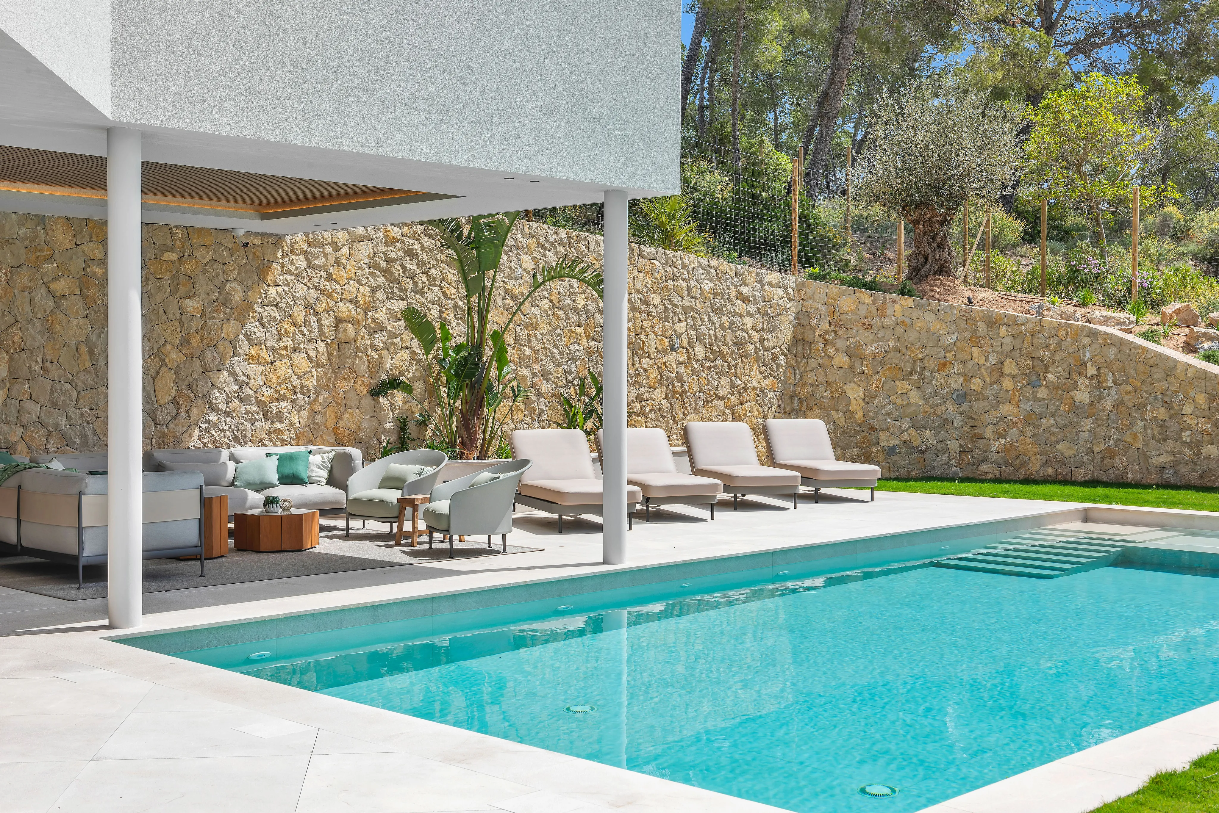 Villa moderne récemment construite avec vue sur le port-2