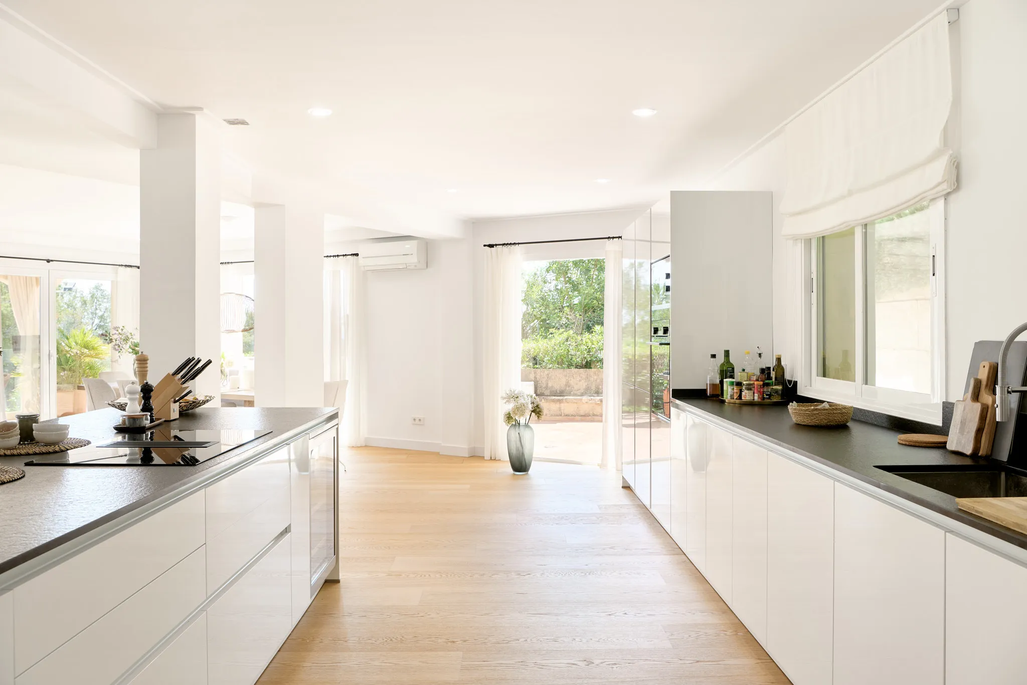 Timeless golf villa with separate guest house and state-of-the-art energy efficiency-8