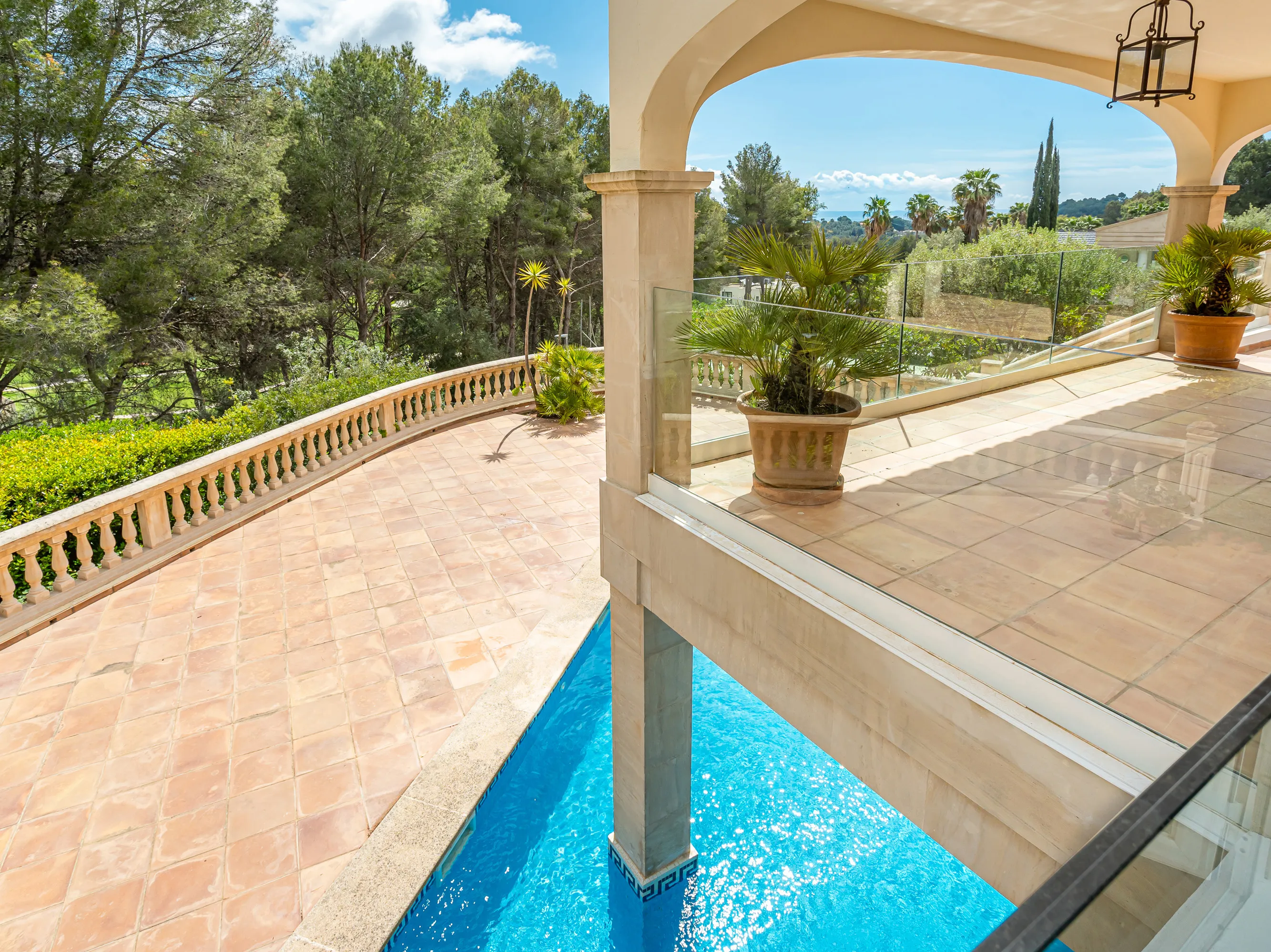 Mediterrane golfvilla met gastenverblijf in Son Vida-24