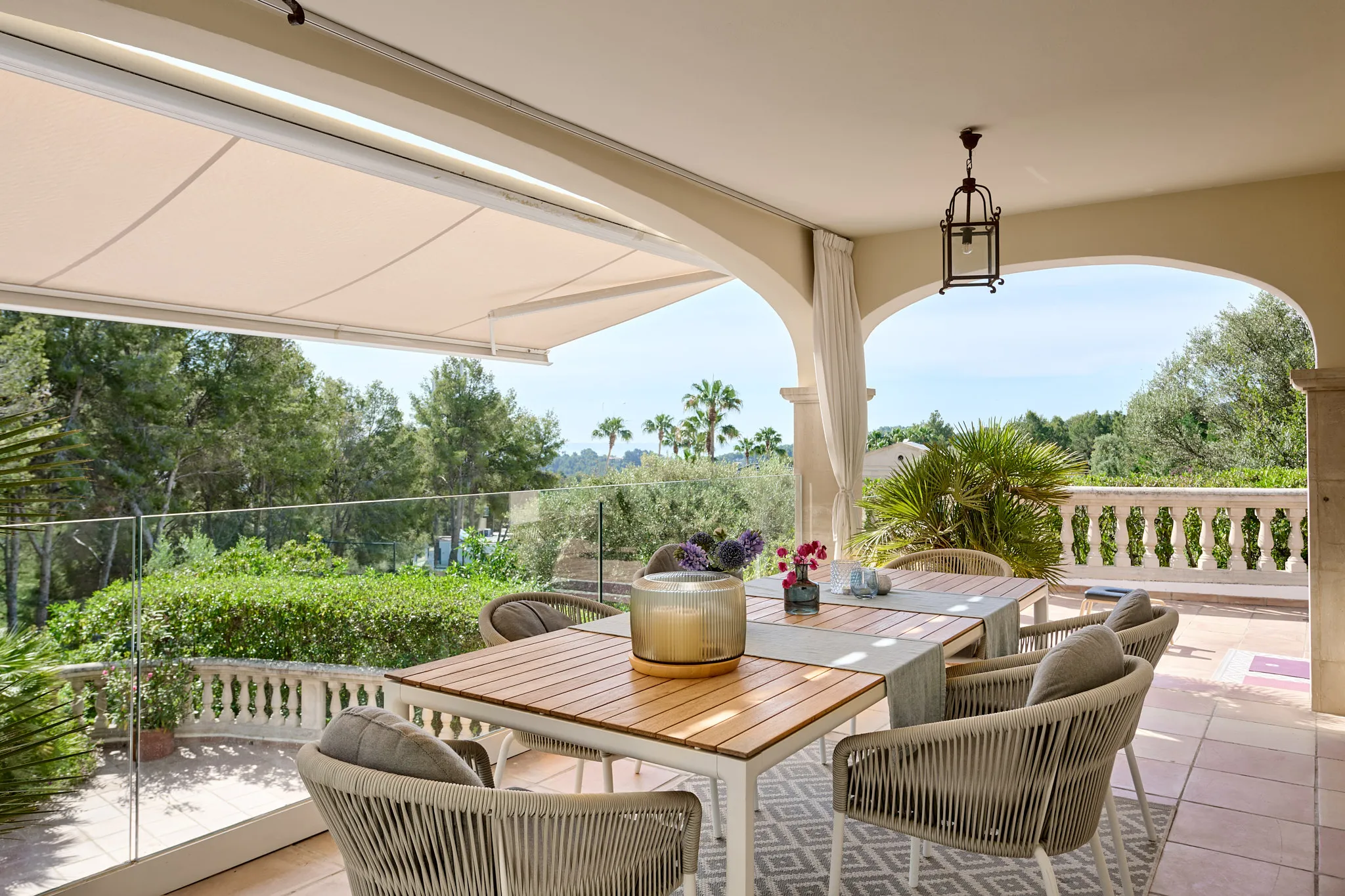 Timeless golf villa with separate guest house and state-of-the-art energy efficiency-10