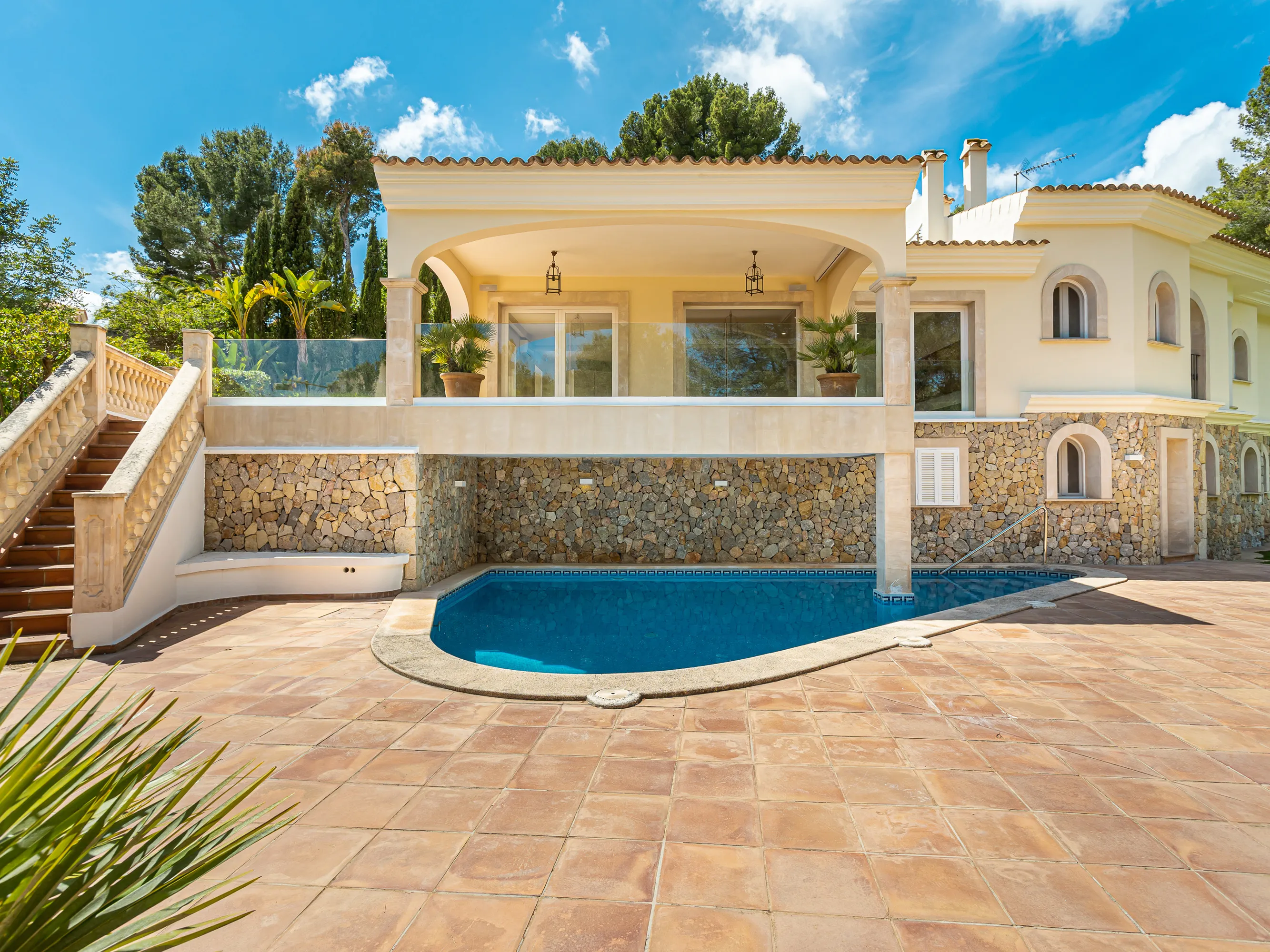 Mediterrane golfvilla met gastenverblijf in Son Vida-2