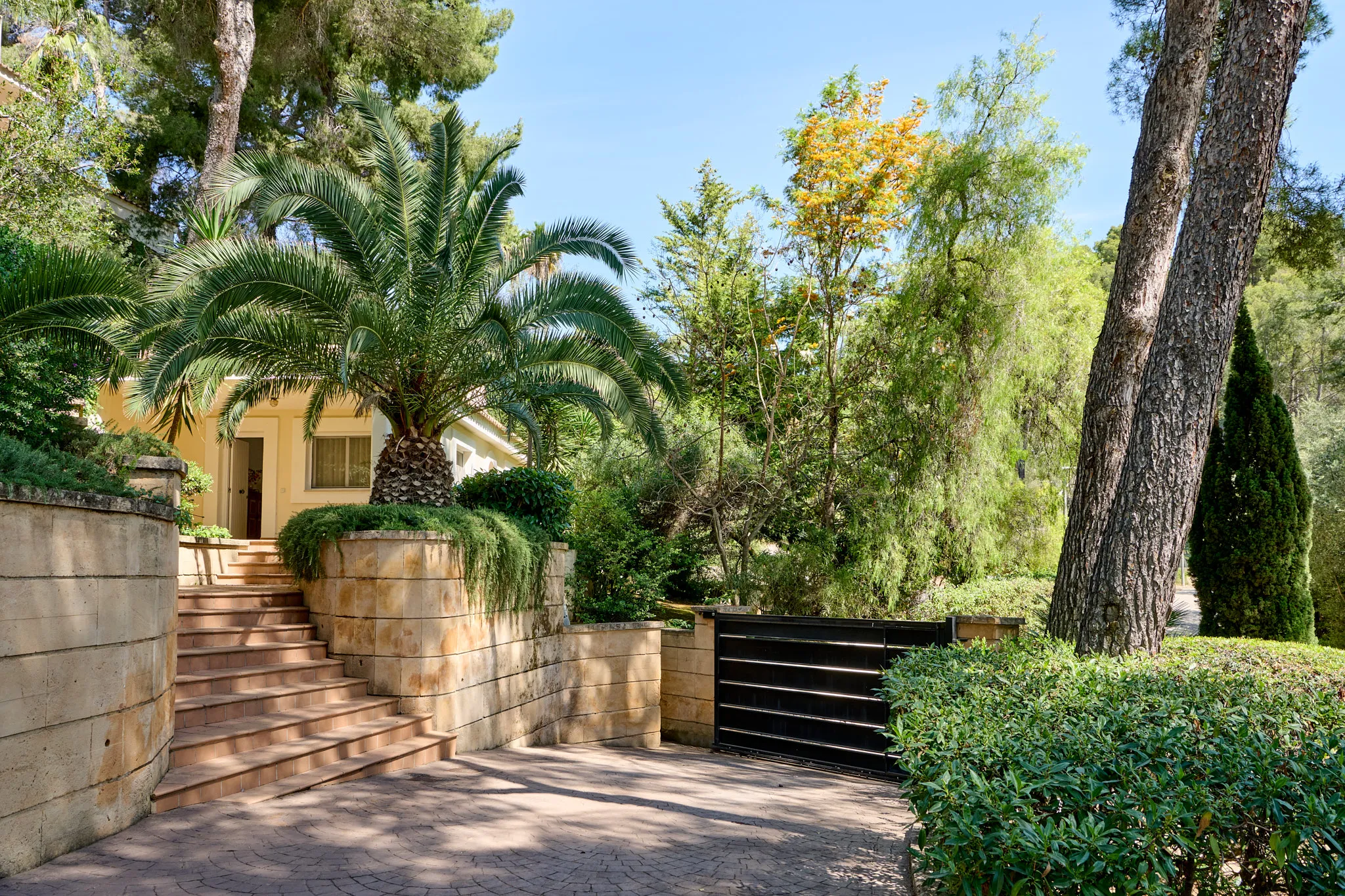 Timeless golf villa with separate guest house and state-of-the-art energy efficiency-24