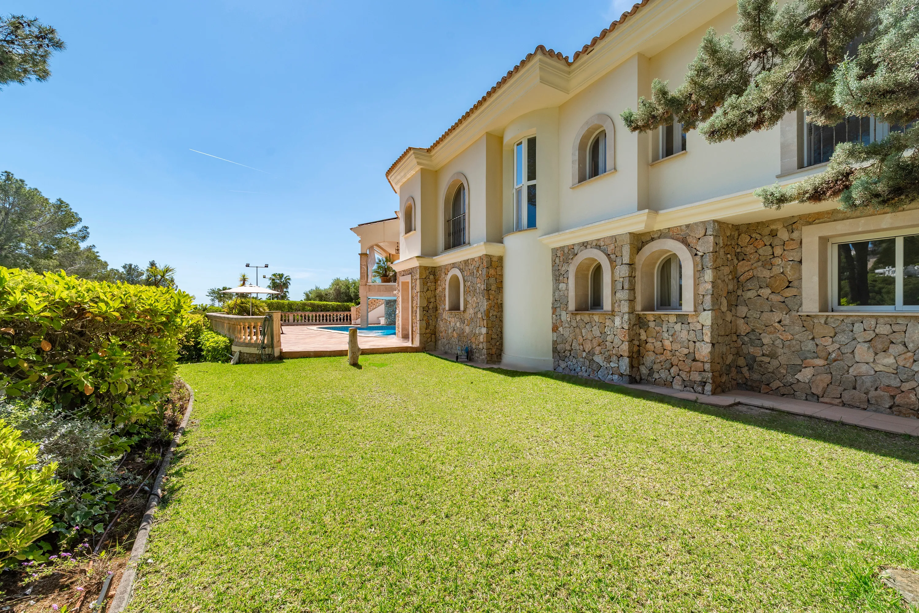 Villa mediterranea da golf con dependance a Son Vida-5