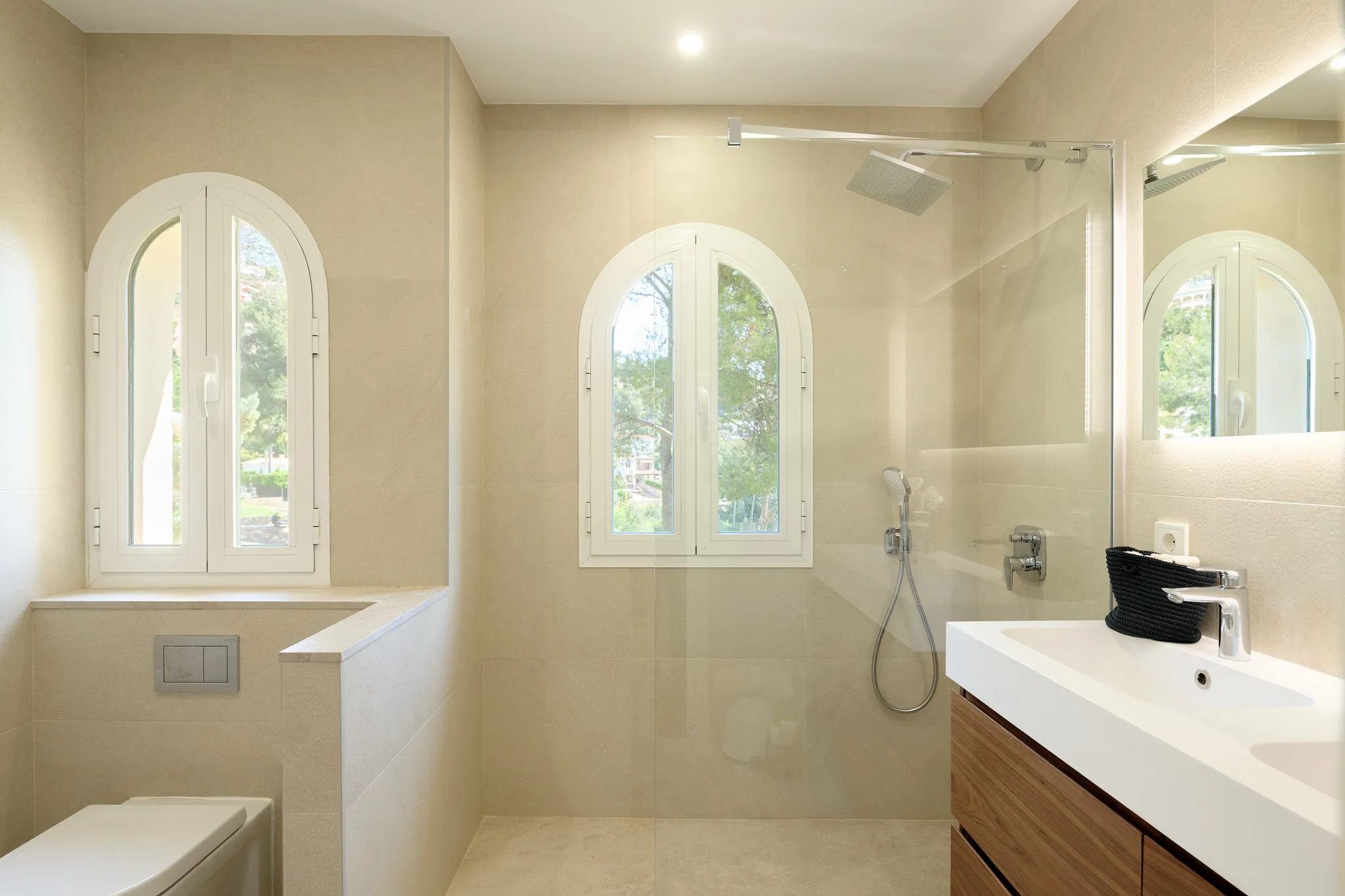 Timeless golf villa with separate guest house and state-of-the-art energy efficiency-16