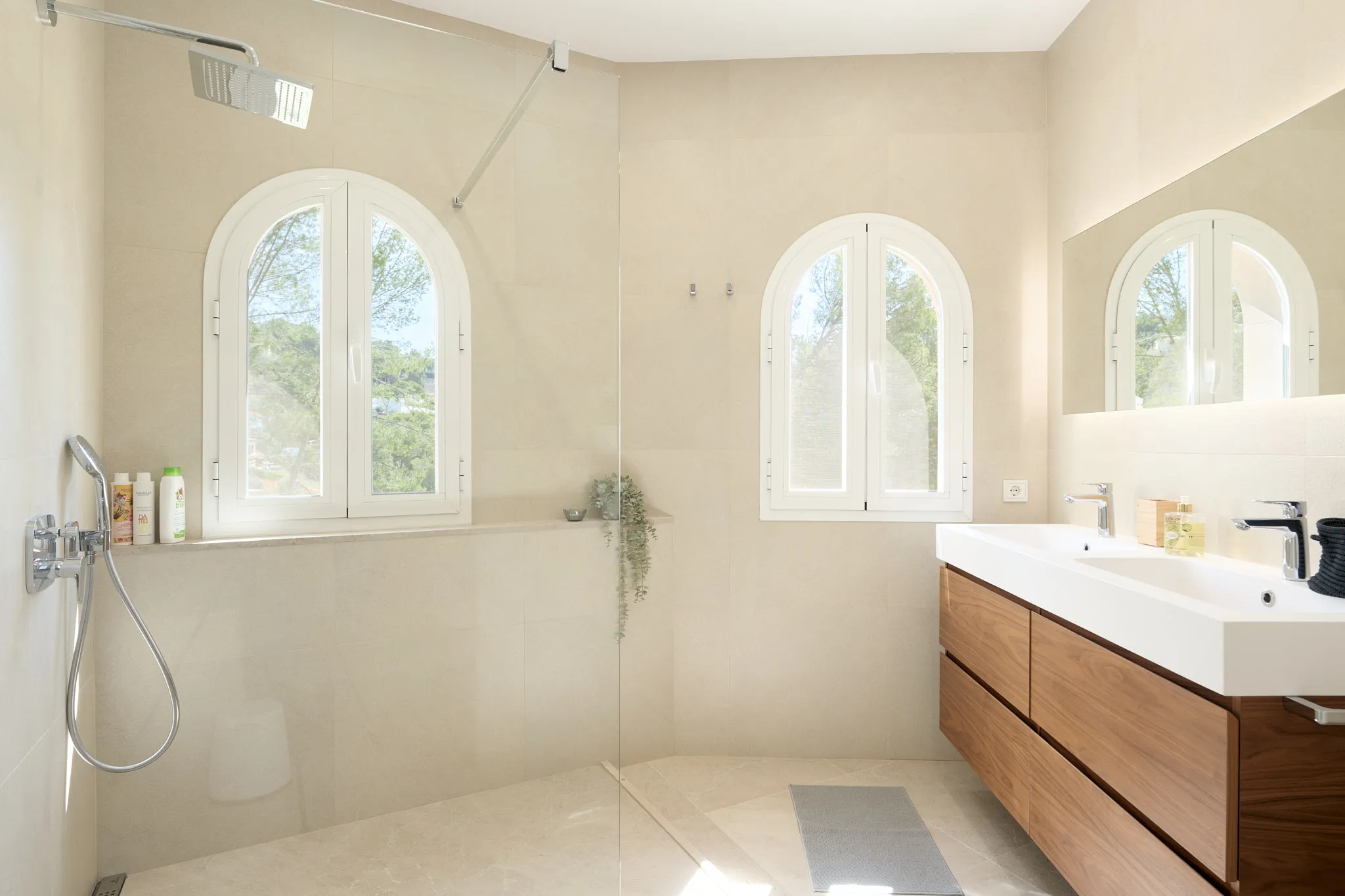 Timeless golf villa with separate guest house and state-of-the-art energy efficiency-12