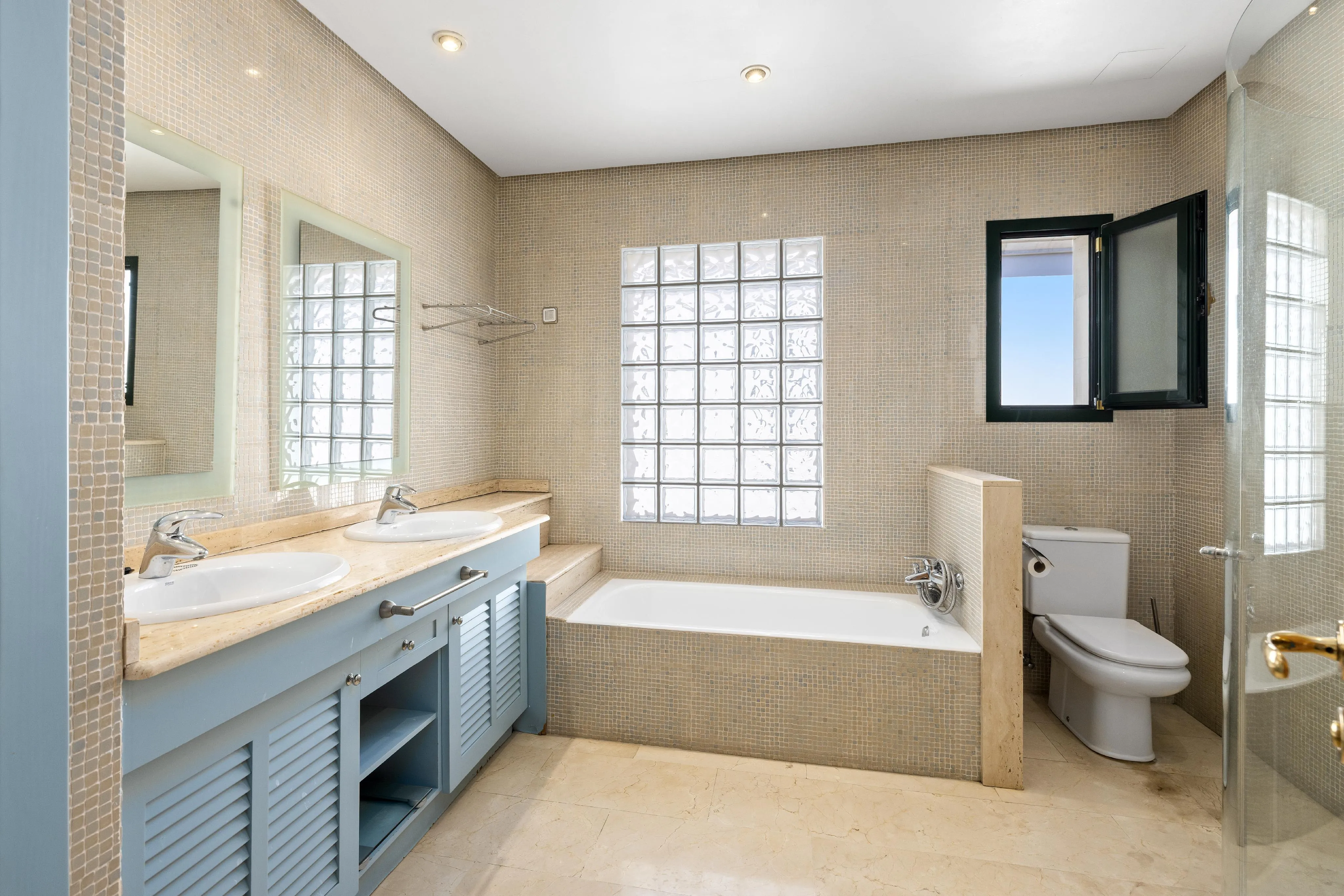 Majestuoso Chalet con vistas en Sa Taulera-12