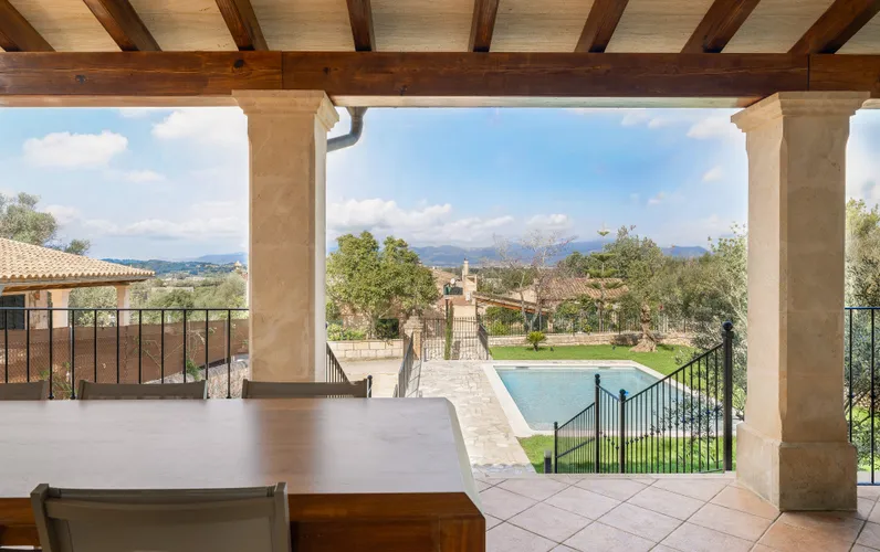 Casa de poble amb encant i piscina als afores de Sineu