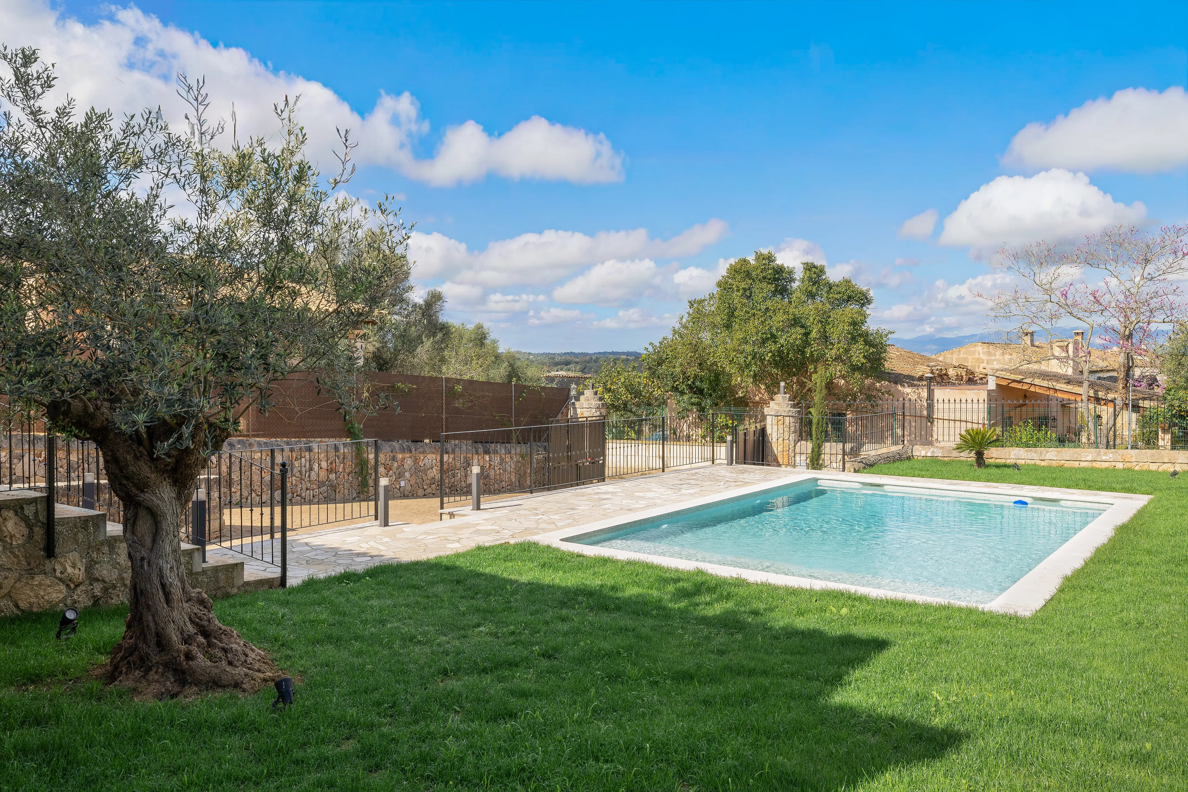 Casa de pueblo con encanto y piscina en las afueras de Sineu-18
