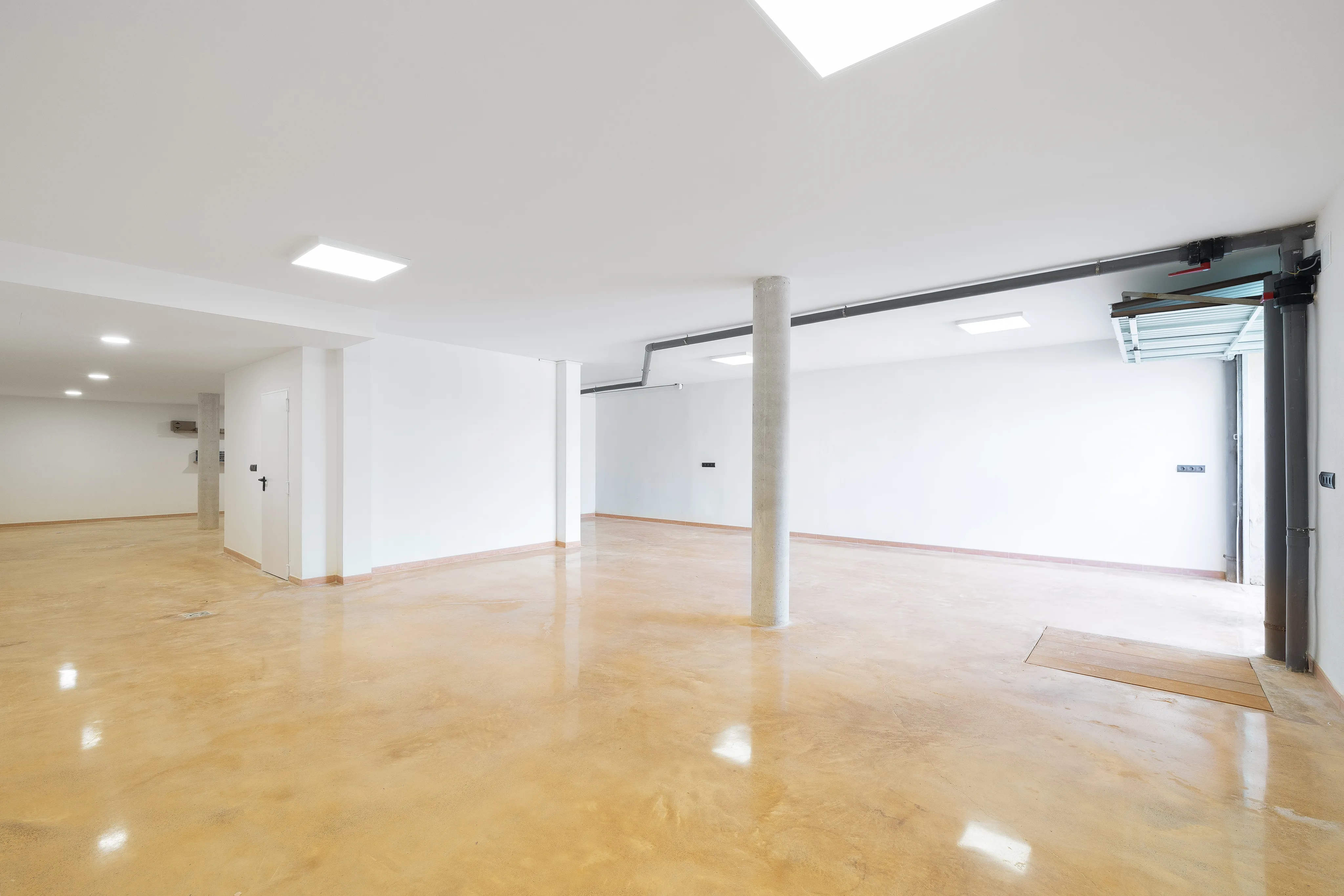 Очаровательный таунхаус с бассейном на окраине Синеу-16